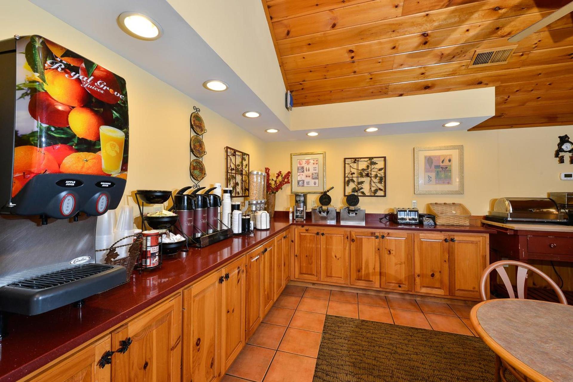 Baymont by Wyndham Sevierville Pigeon Forge photo 3