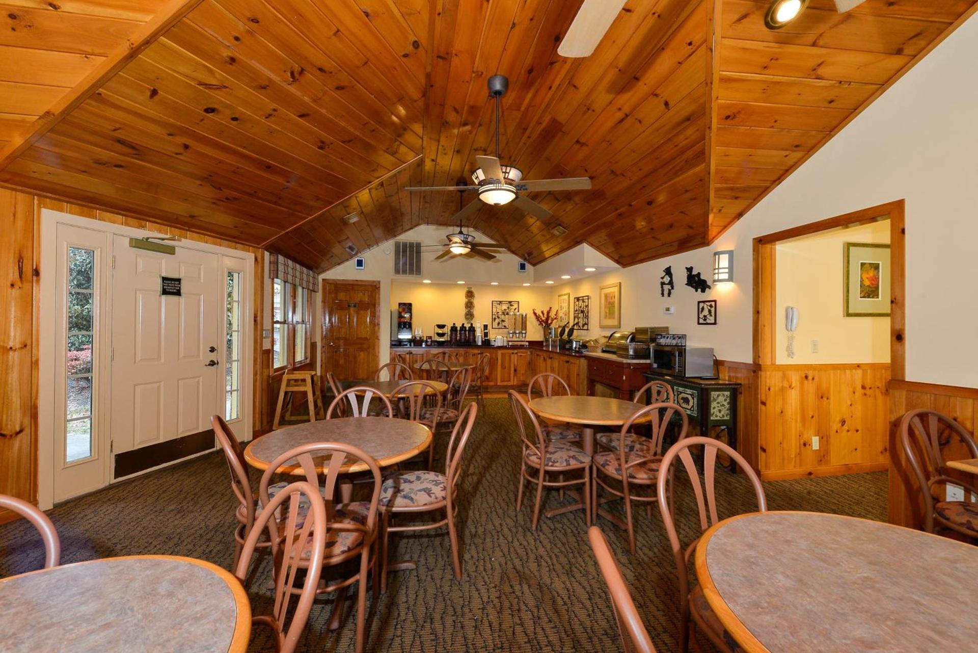 Baymont by Wyndham Sevierville Pigeon Forge photo 33