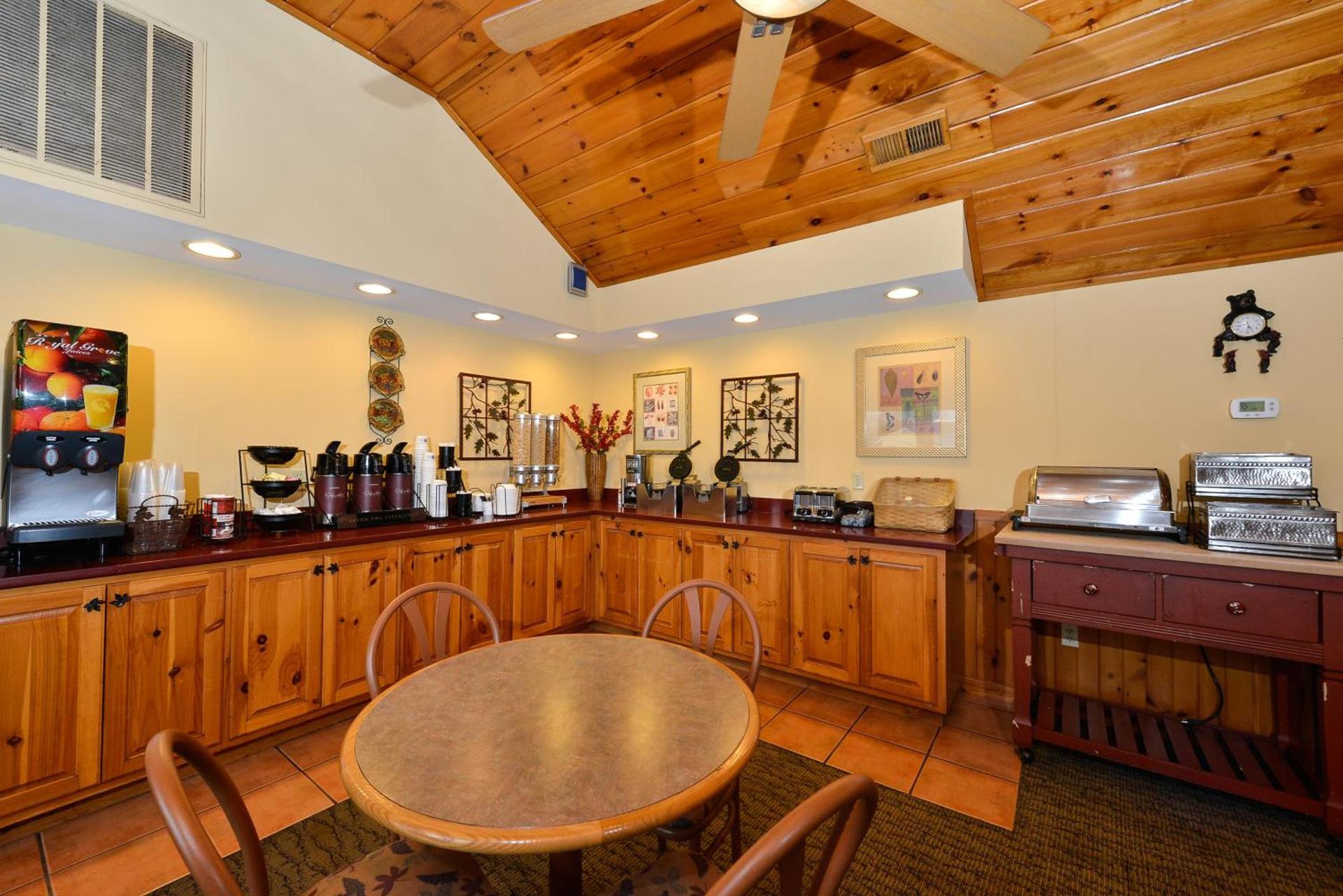 Baymont by Wyndham Sevierville Pigeon Forge photo 10