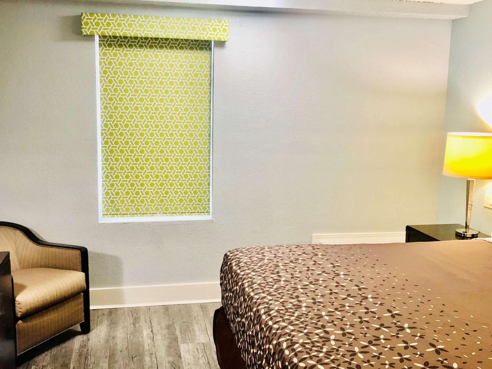 Econo Lodge Montgomery South I-65 photo 16