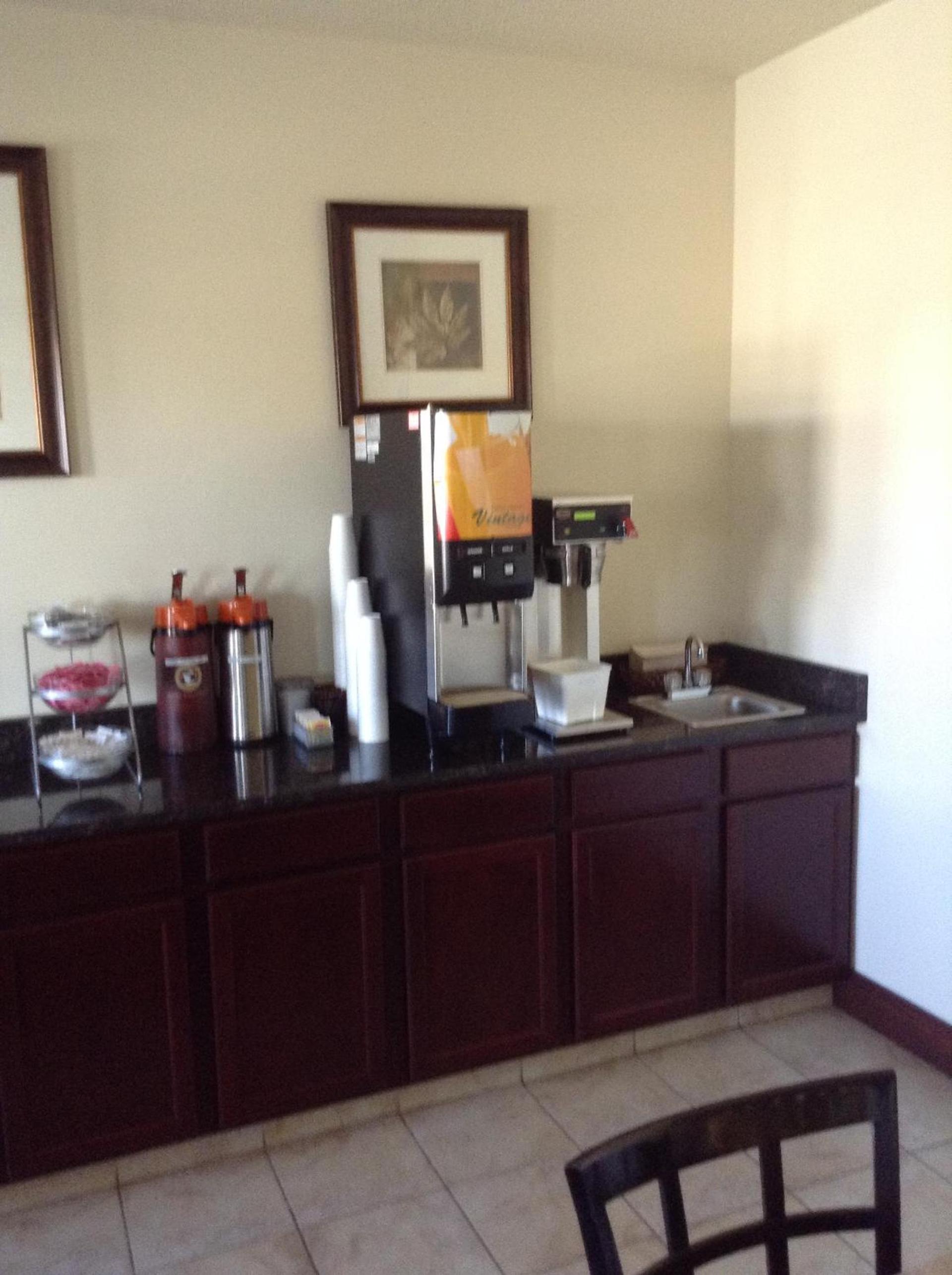 Days Inn by Wyndham Carroll photo 37