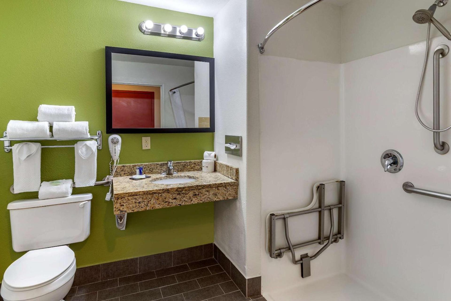 Sleep Inn & Suites Stockbridge Atlanta South photo 16