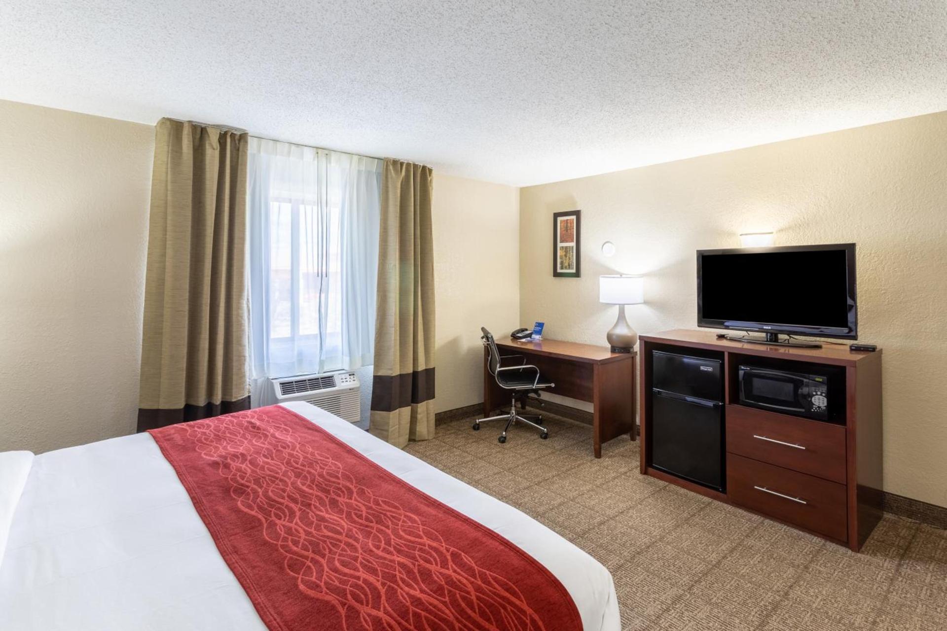 Comfort Inn Waukesha - Milwaukee West photo 38