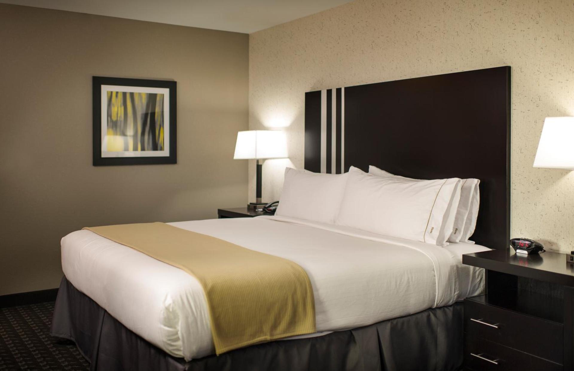 Holiday Inn Express and Suites Madison Central by IHG photo 34