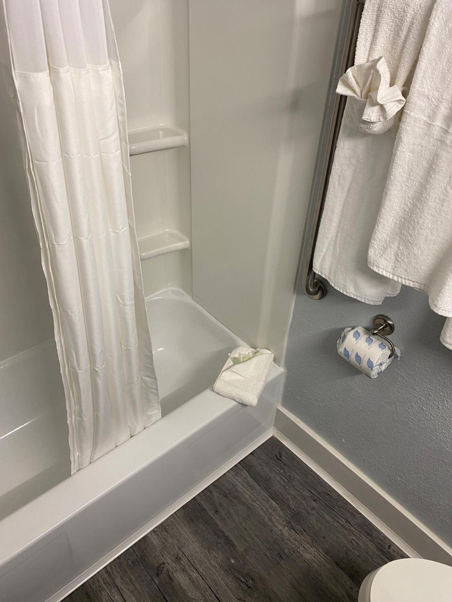 Econo Lodge Montgomery South I-65 photo 34