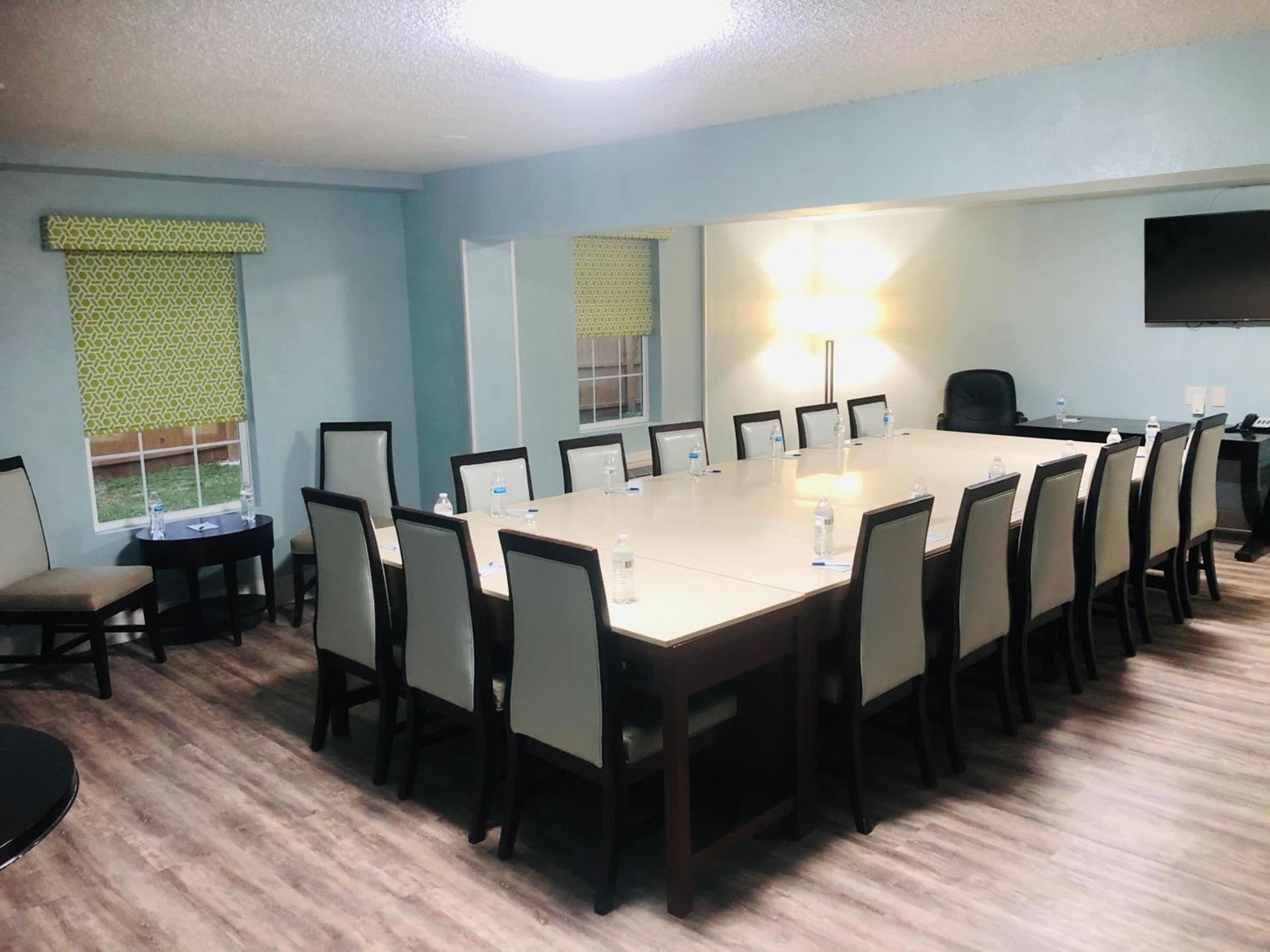Econo Lodge Montgomery South I-65 photo 36