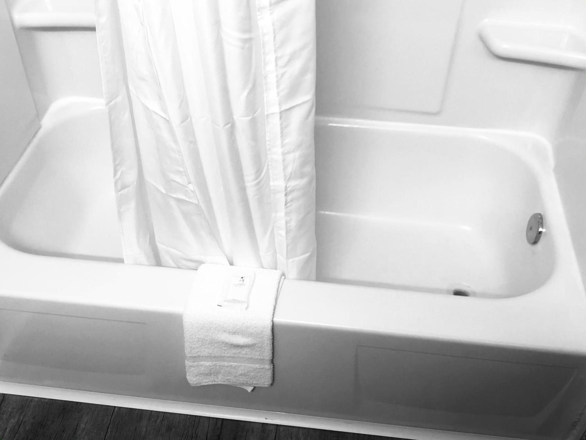Econo Lodge Montgomery South I-65 photo 25