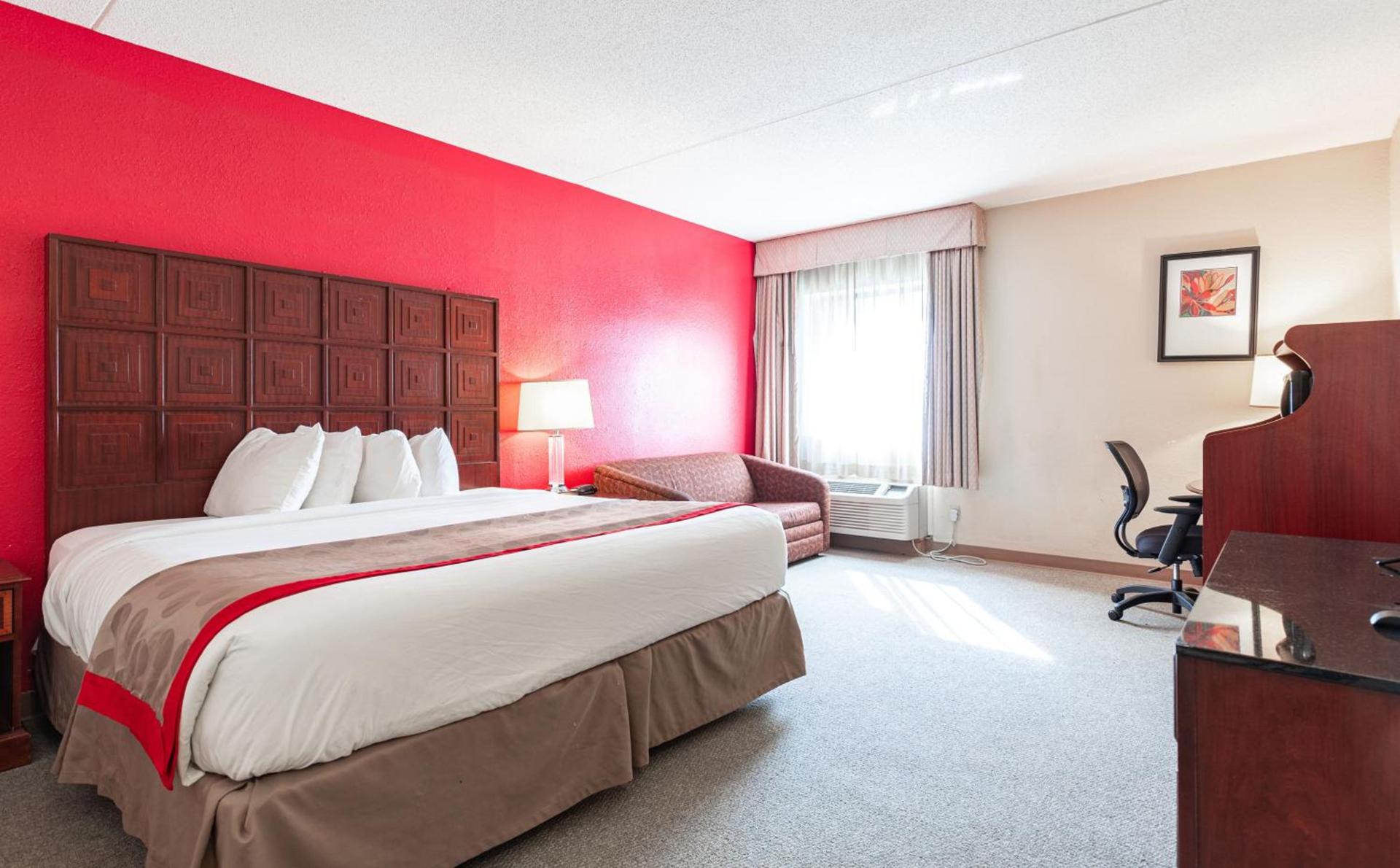 Ramada by Wyndham Columbus North photo 31
