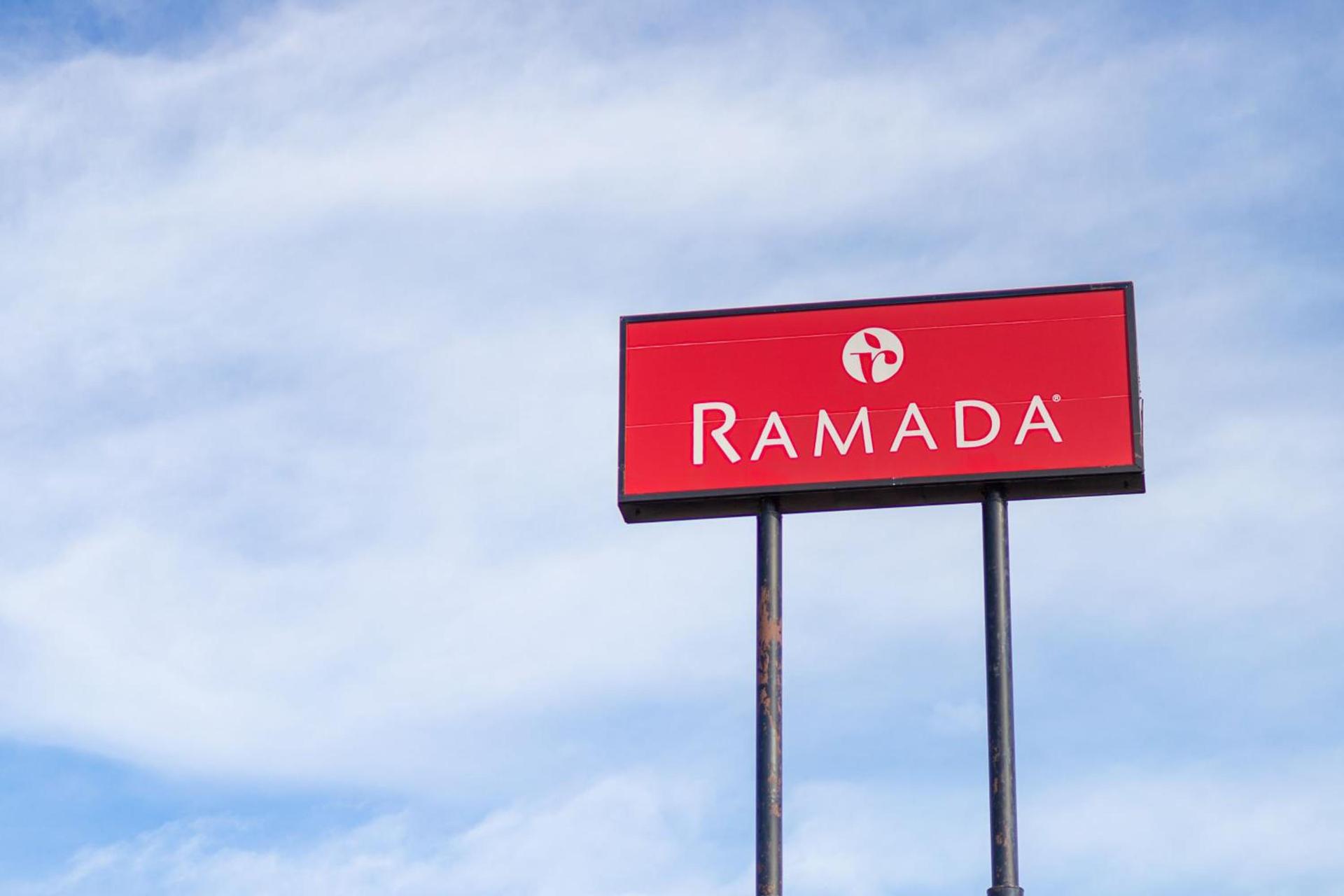 Ramada by Wyndham Columbus North photo 36