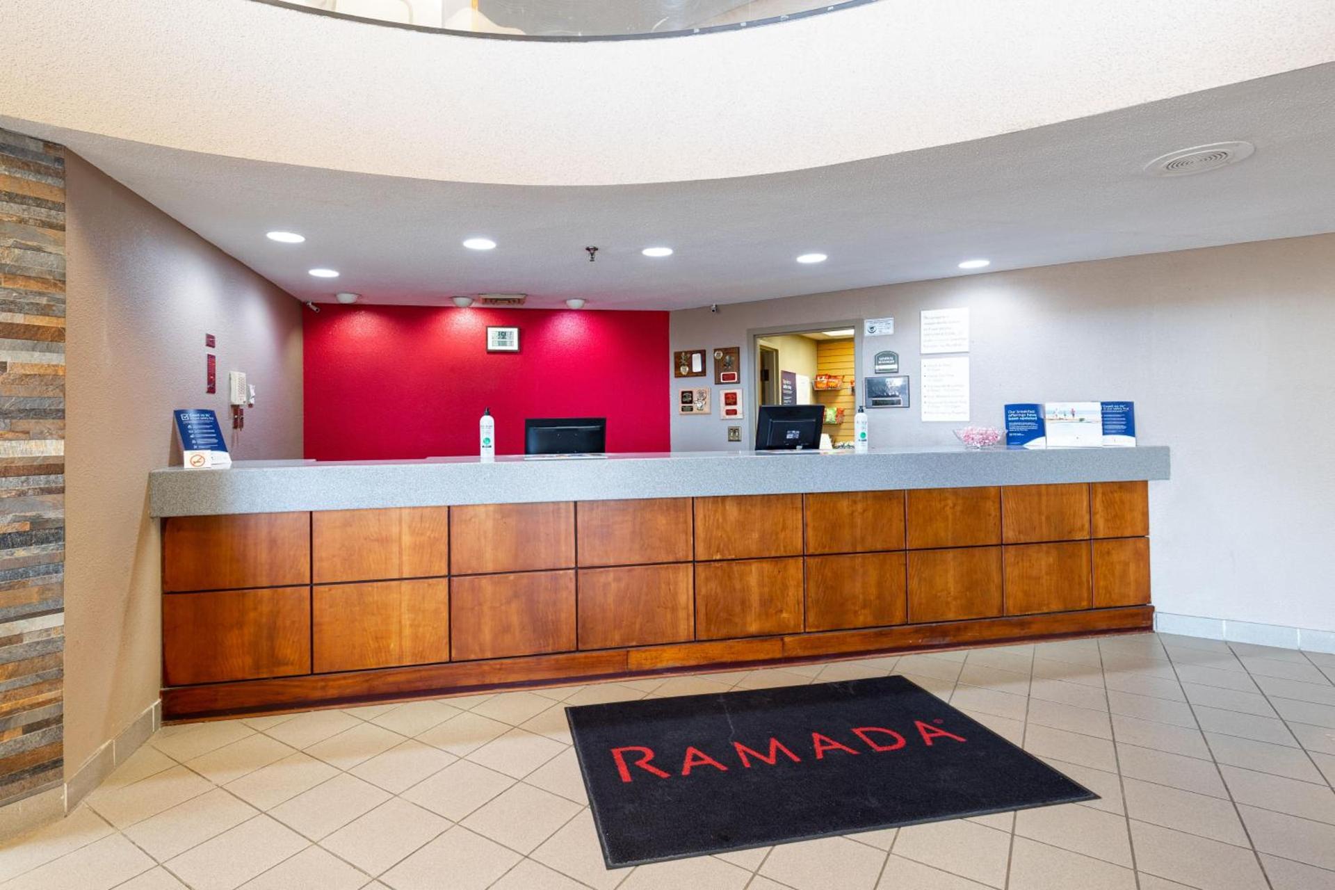 Ramada by Wyndham Columbus North photo 37