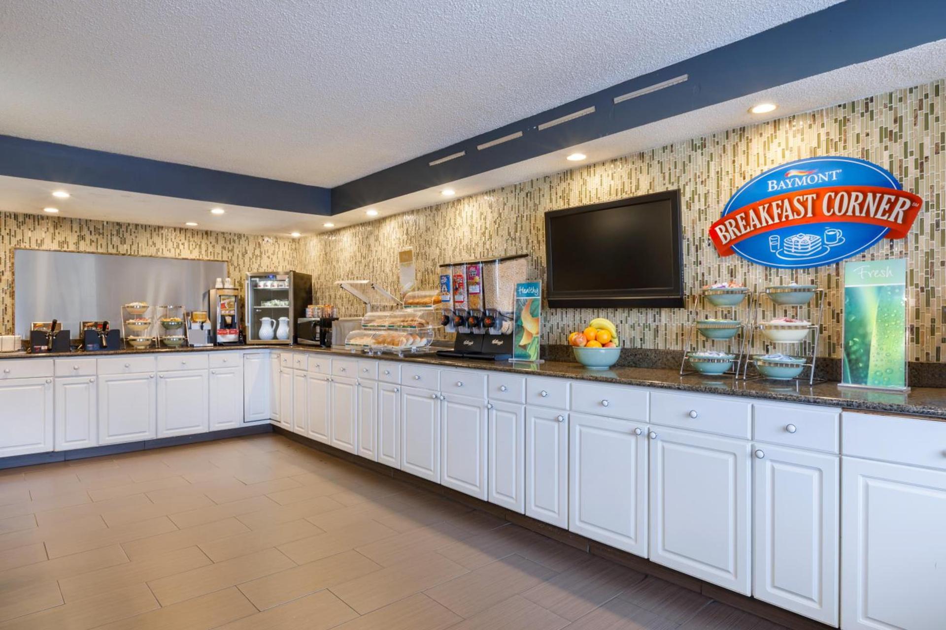 Baymont by Wyndham Wilmington photo 16