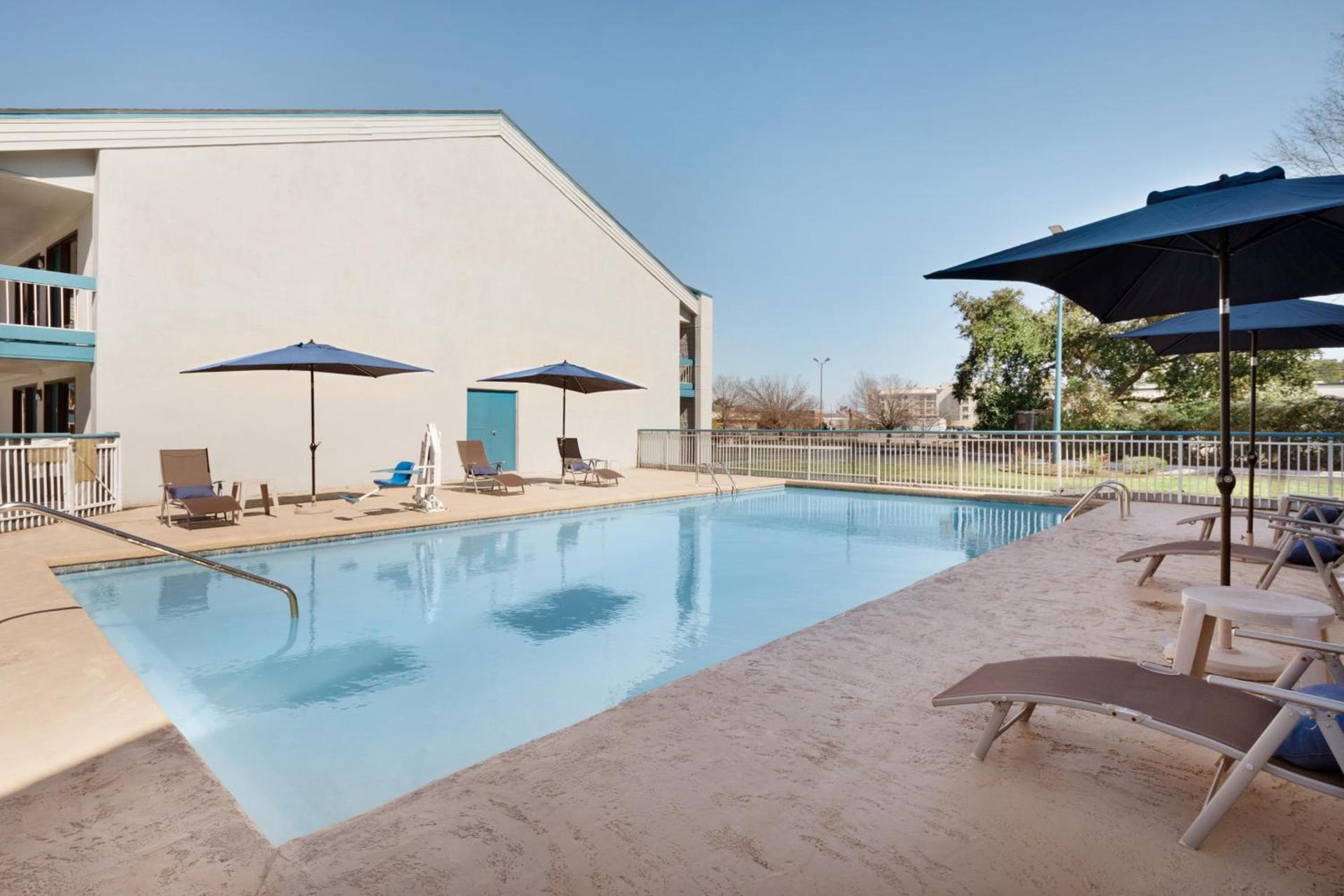 Baymont by Wyndham Wilmington photo 24
