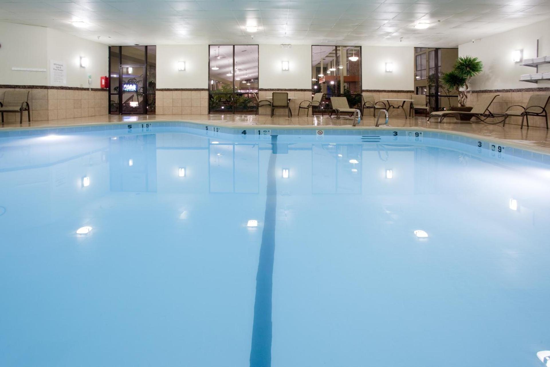 Ramada Plaza by Wyndham Sheridan Hotel & Convention Center photo 6
