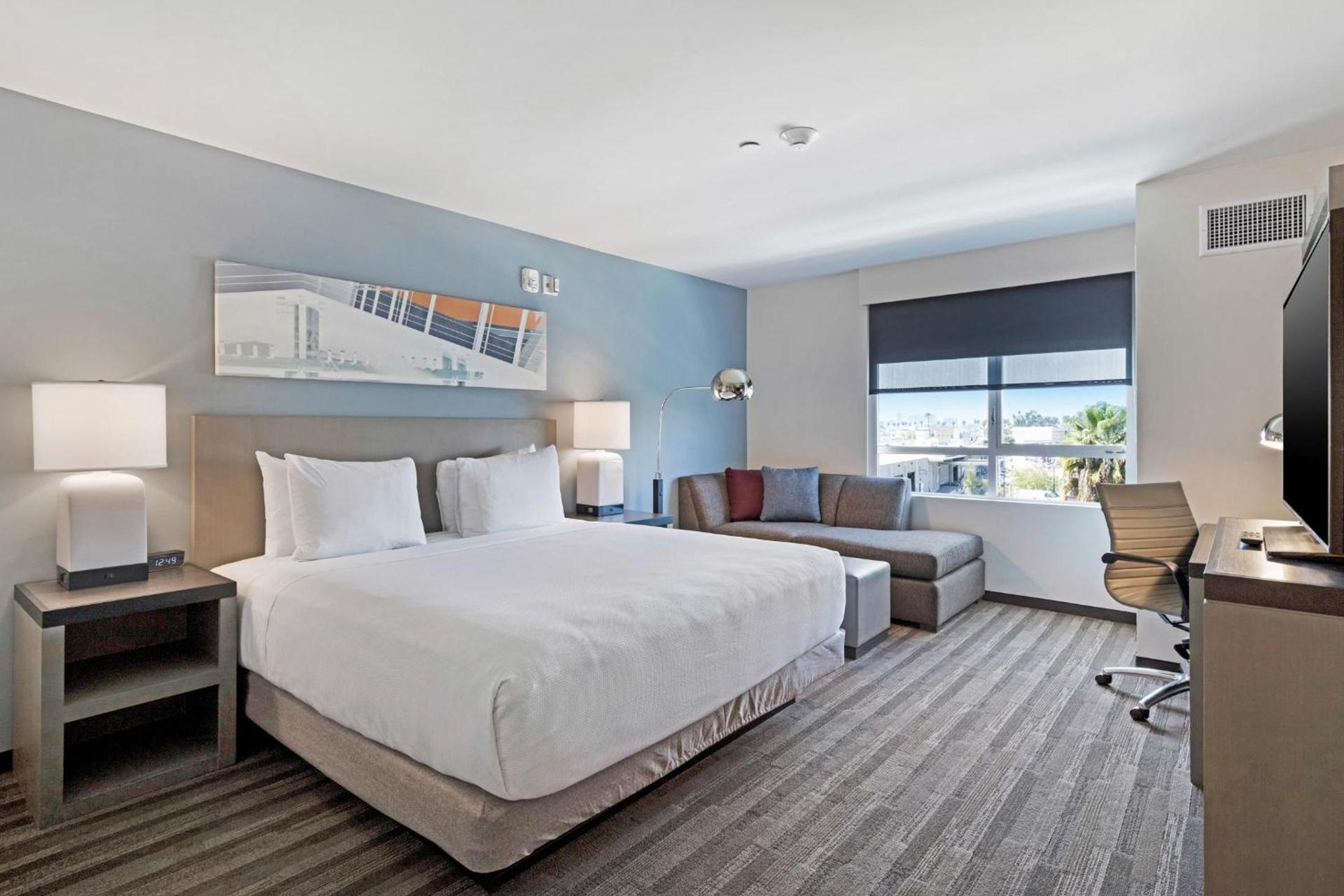 Hyatt House LA - University Medical Center photo 19
