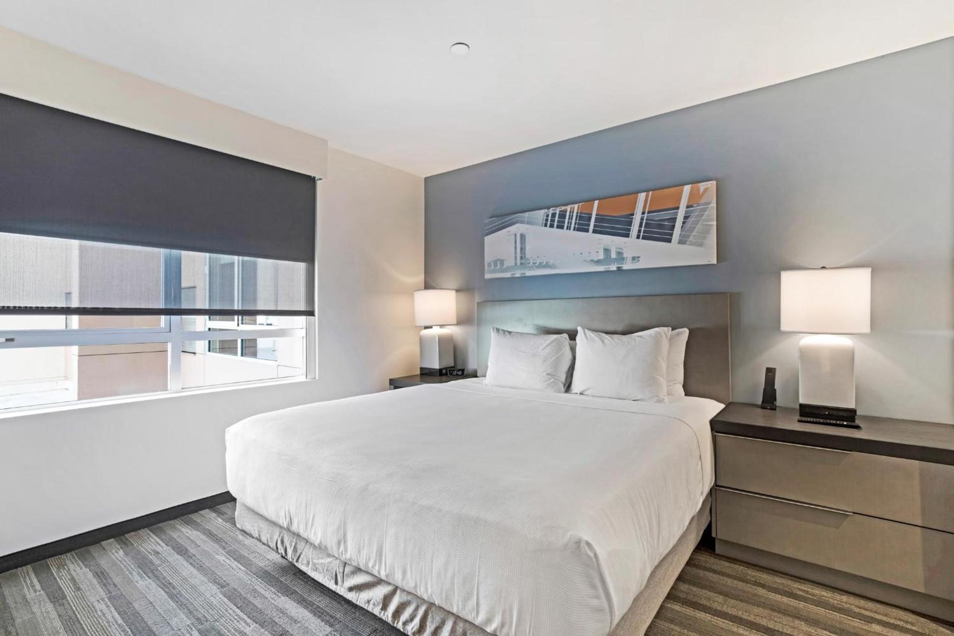 Hyatt House LA - University Medical Center photo 23