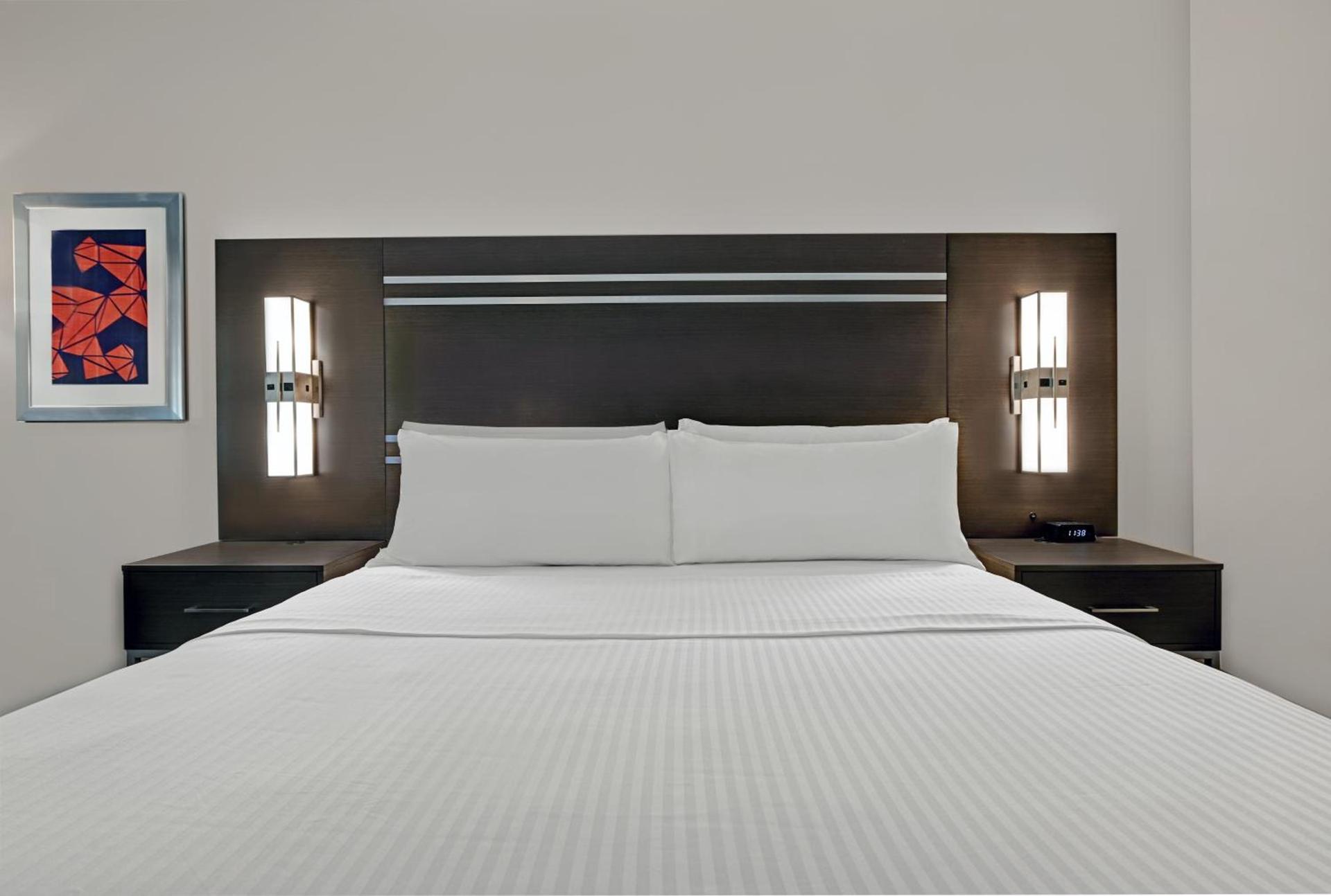 Holiday Inn Express & Suites Memorial – CityCentre by IHG photo 49