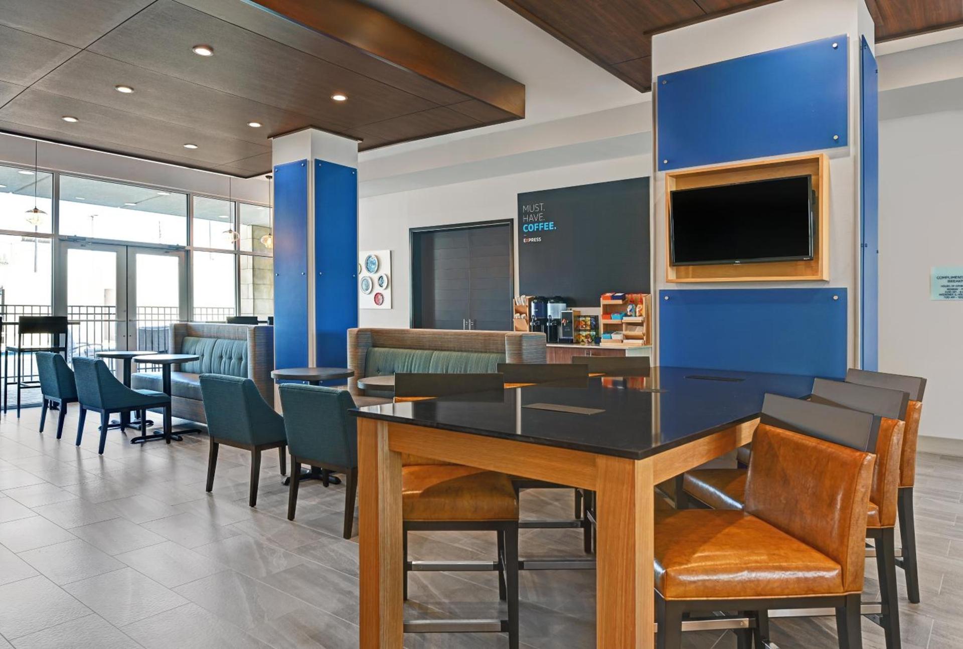 Holiday Inn Express & Suites Memorial – CityCentre by IHG photo 29
