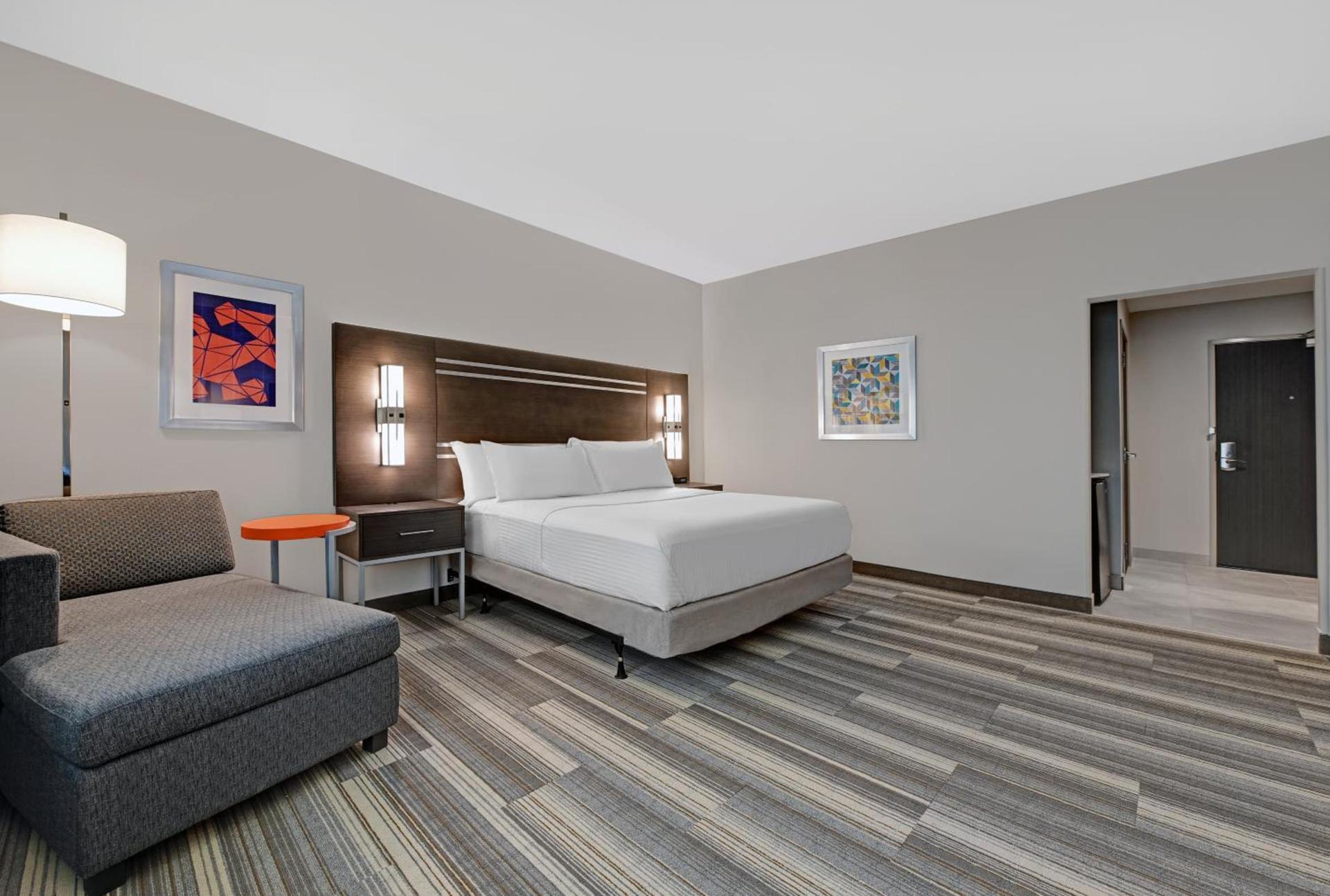 Holiday Inn Express & Suites Memorial – CityCentre by IHG photo 48