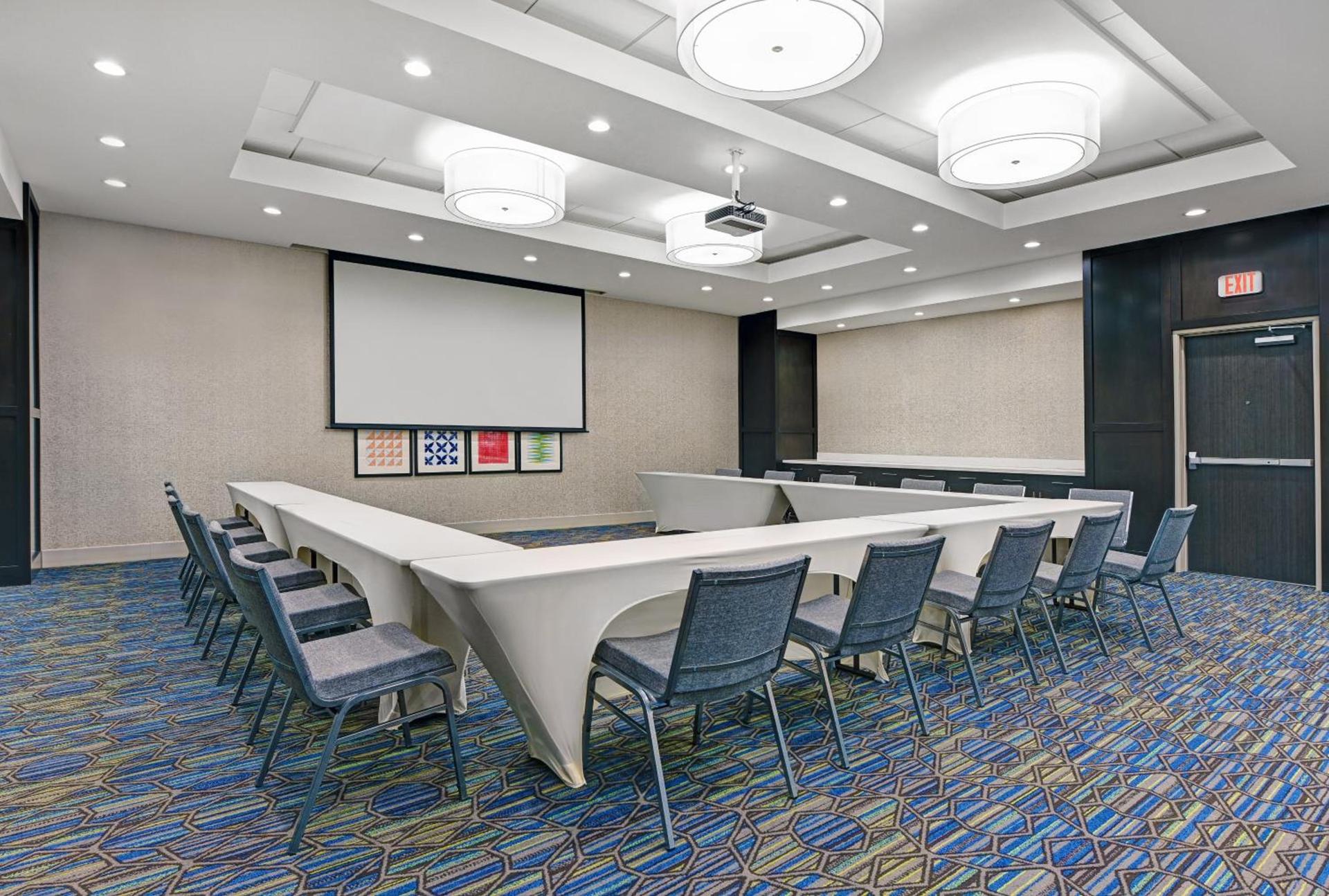 Holiday Inn Express & Suites Memorial – CityCentre by IHG photo 32