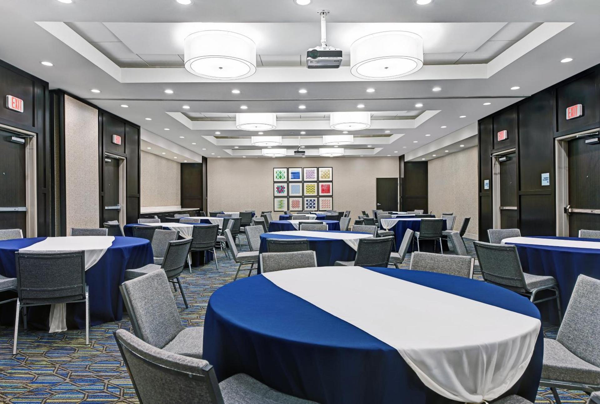 Holiday Inn Express & Suites Memorial – CityCentre by IHG photo 18