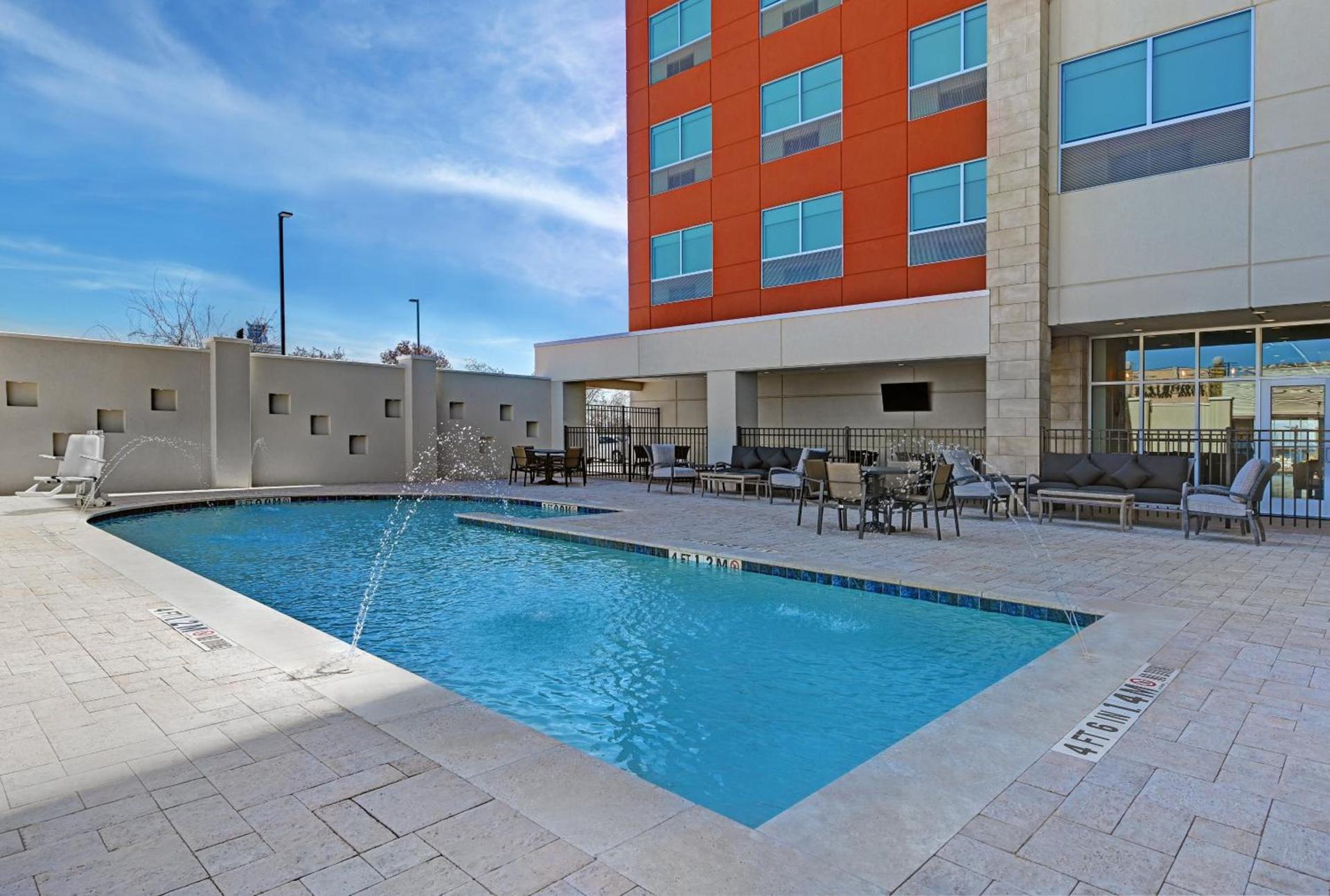 Holiday Inn Express & Suites Memorial – CityCentre by IHG photo 43
