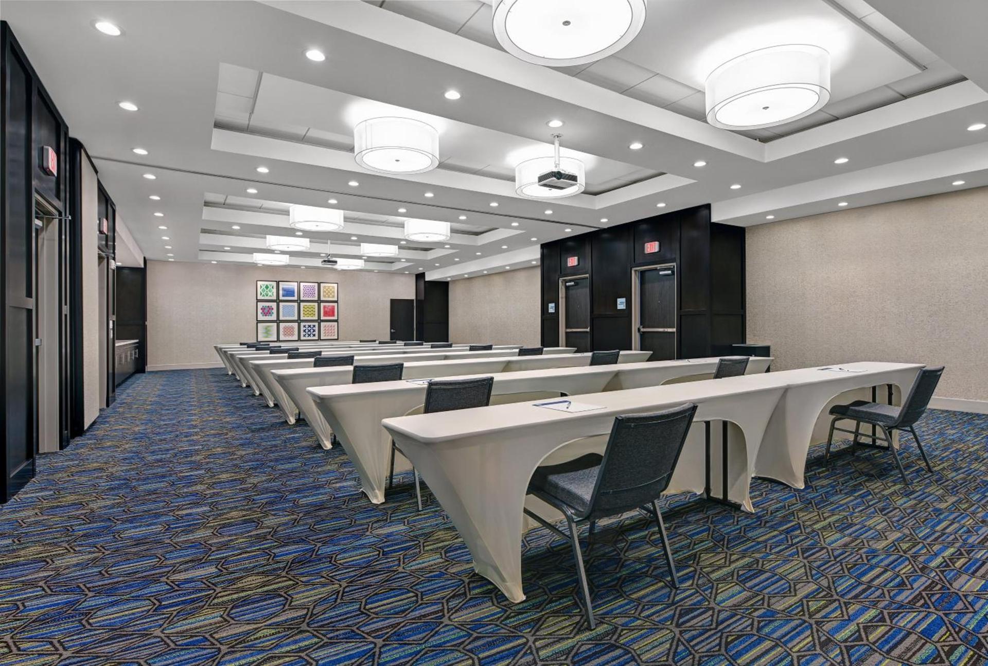 Holiday Inn Express & Suites Memorial – CityCentre by IHG photo 10