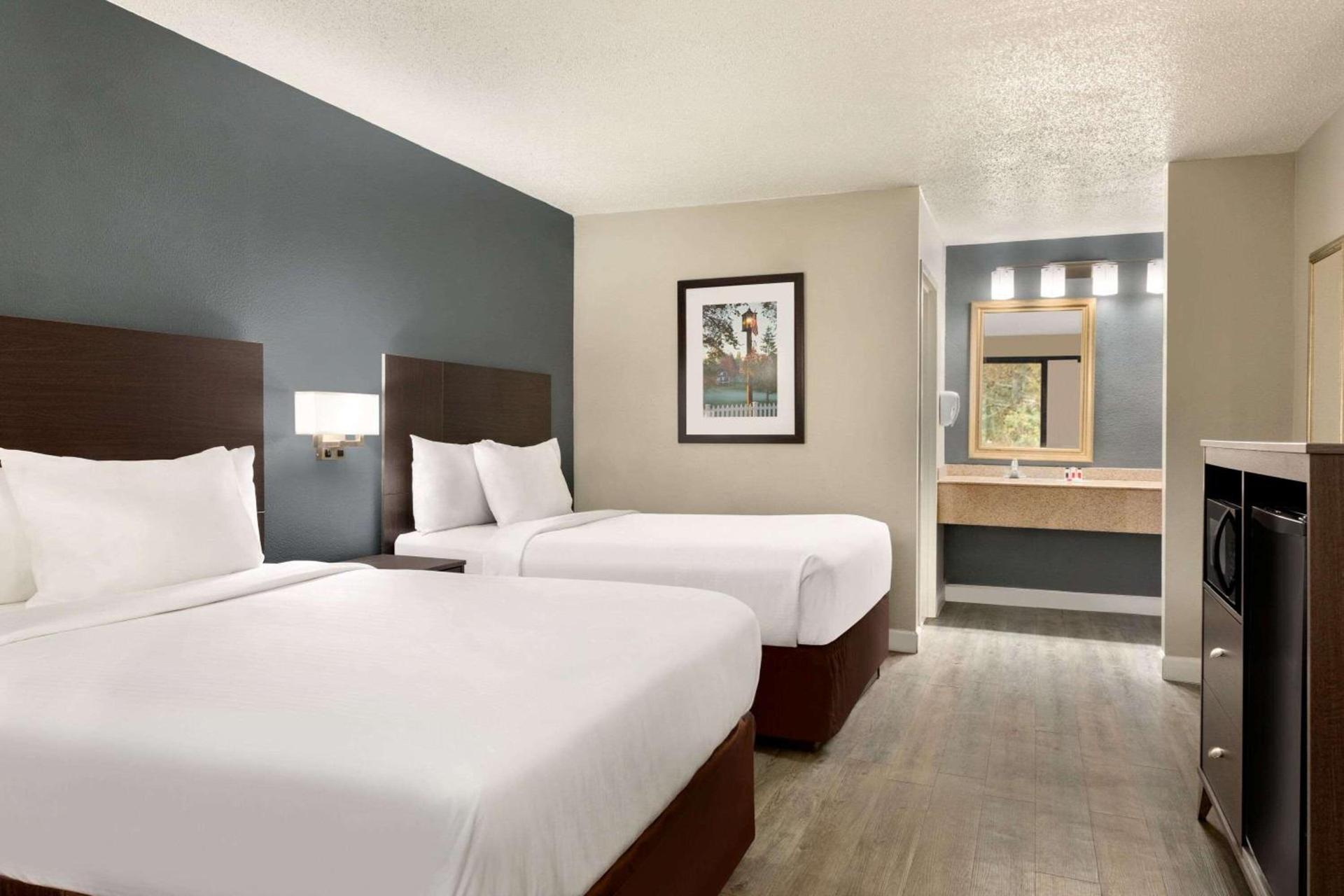 Baymont by Wyndham Wilmington photo 38