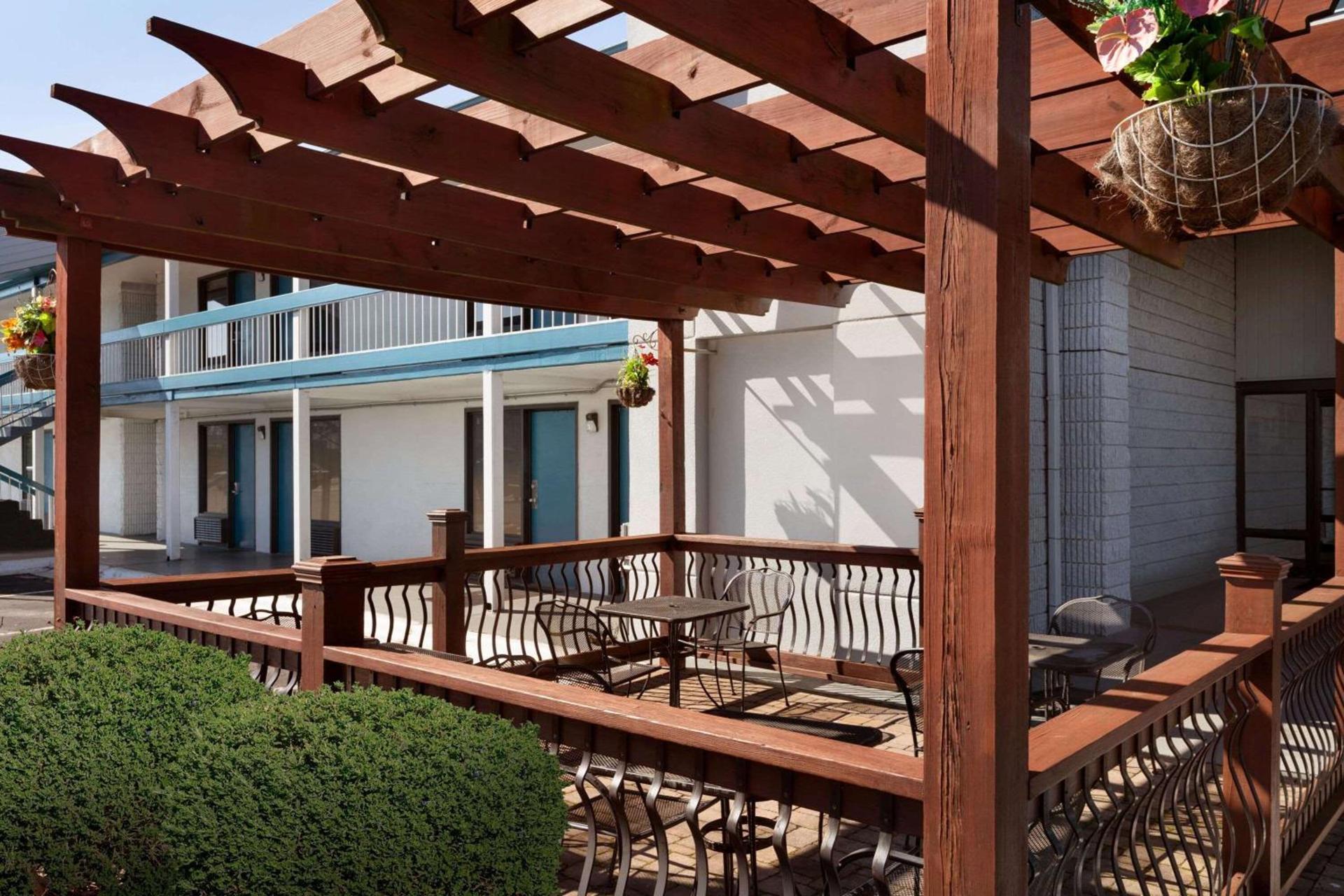 Baymont by Wyndham Wilmington photo 50