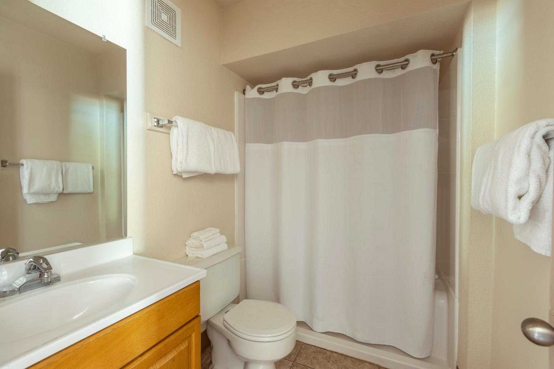 The Nautical Beachfront Resort photo 26