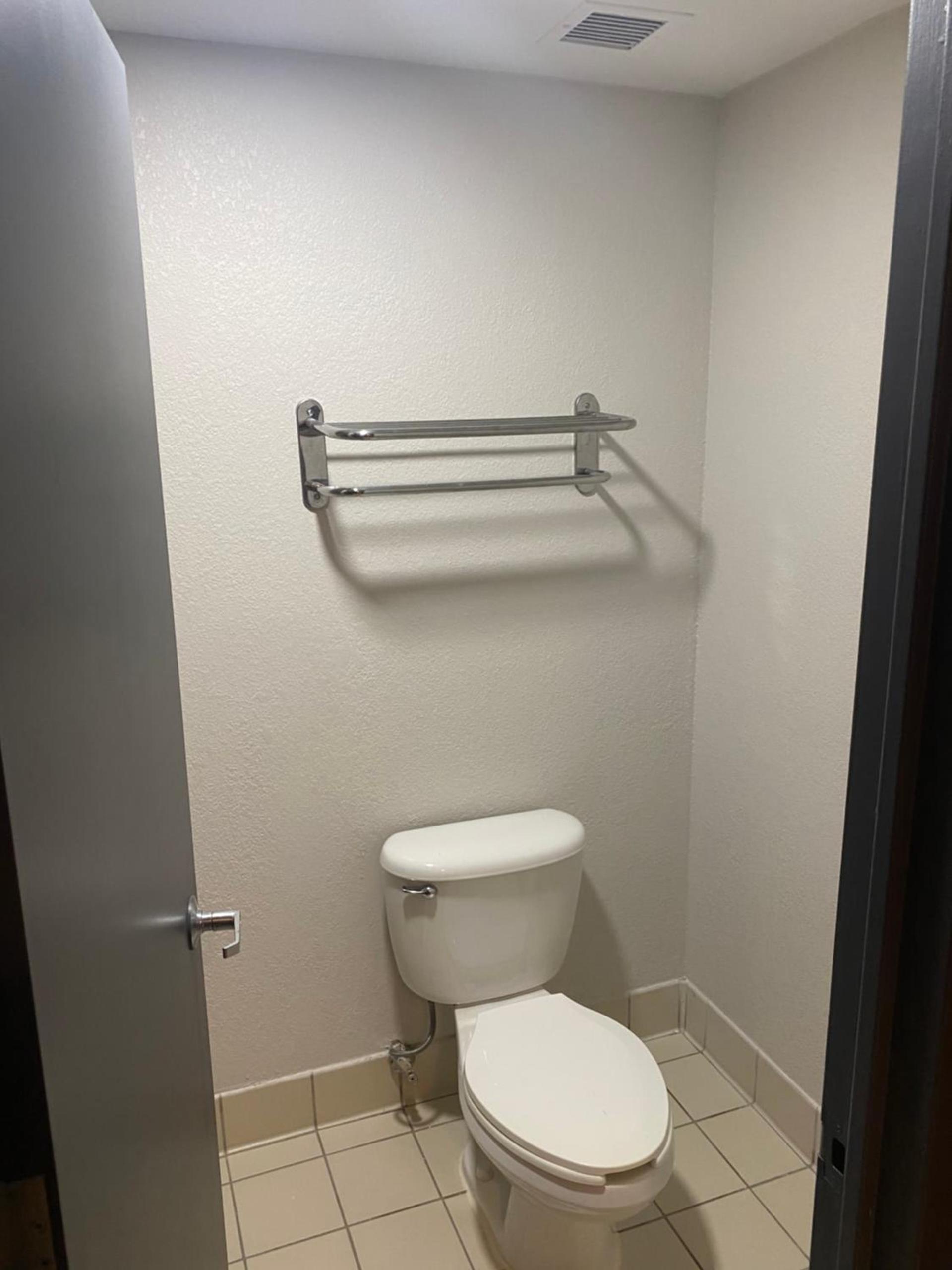 Quality Inn Spring Valley - Nanuet photo 12