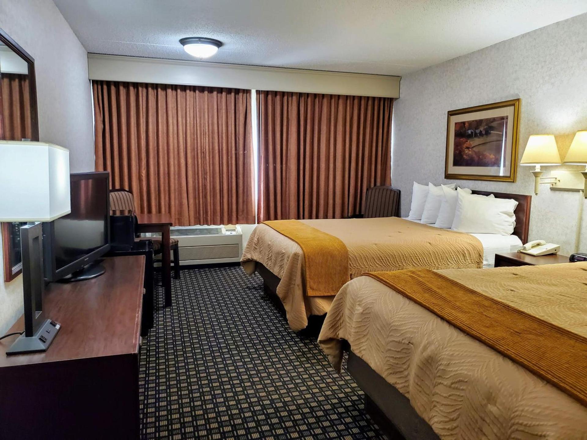 AmericInn by Wyndham Watertown photo 33
