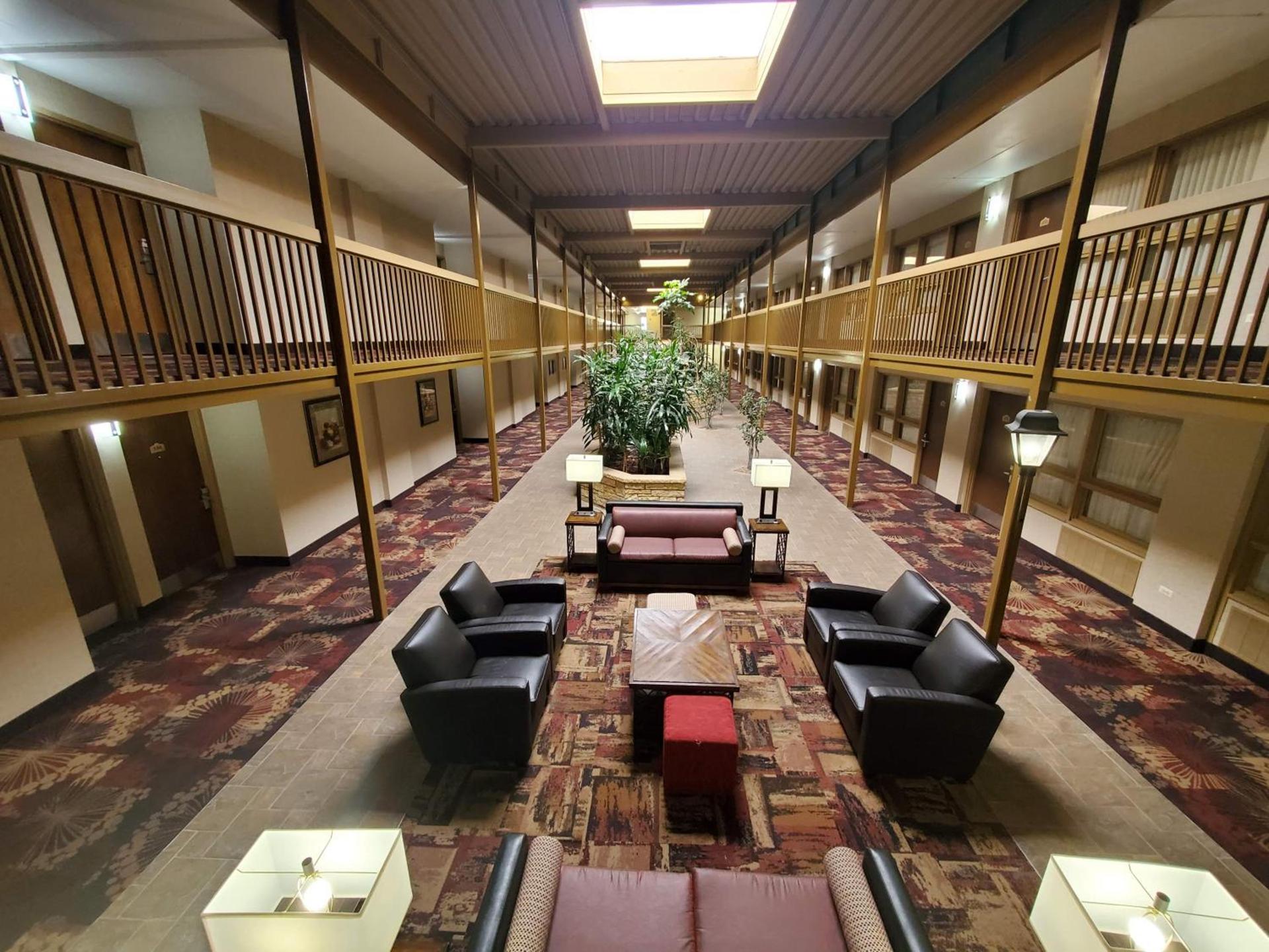 AmericInn by Wyndham Watertown photo 9