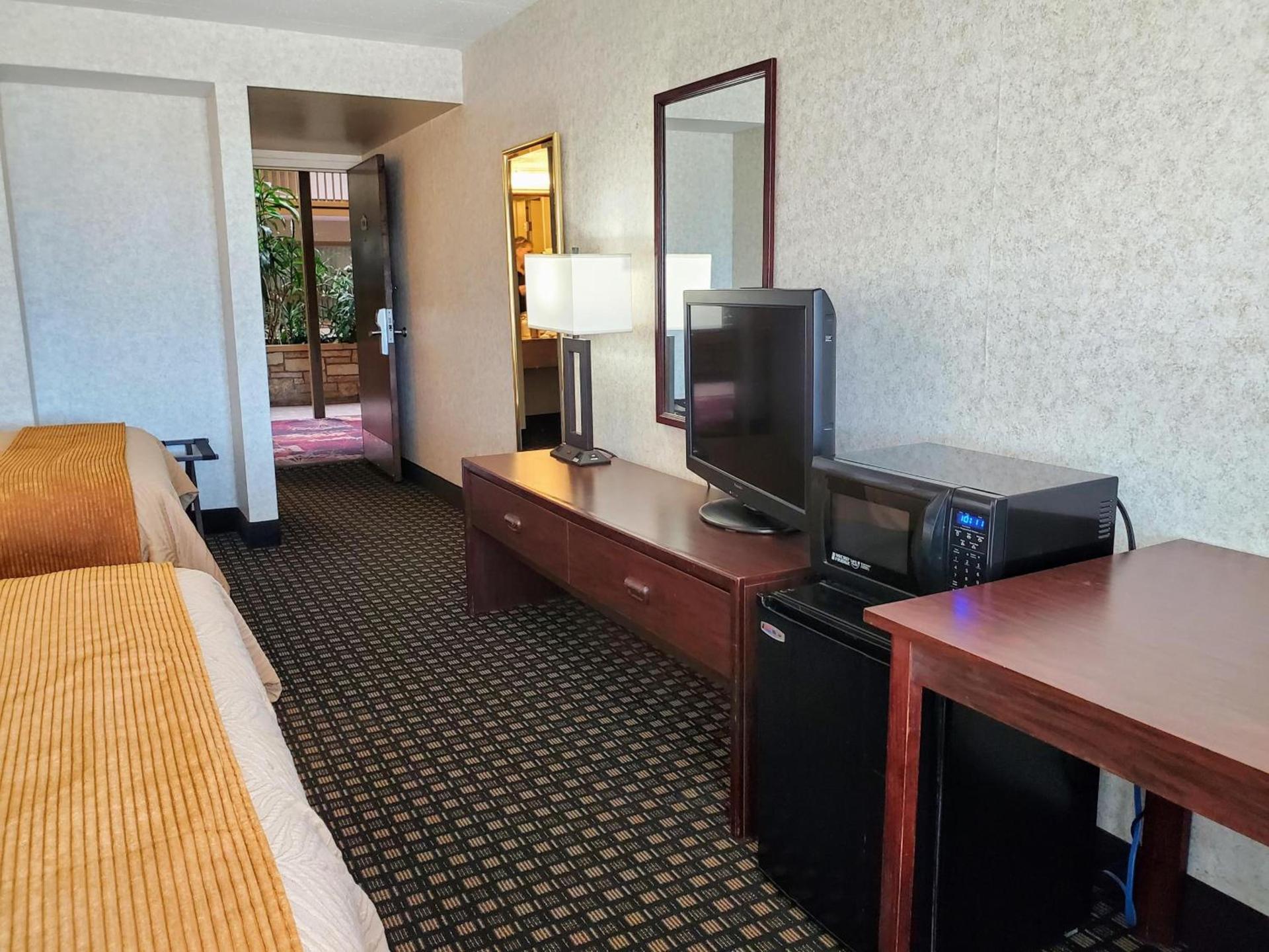 AmericInn by Wyndham Watertown photo 22