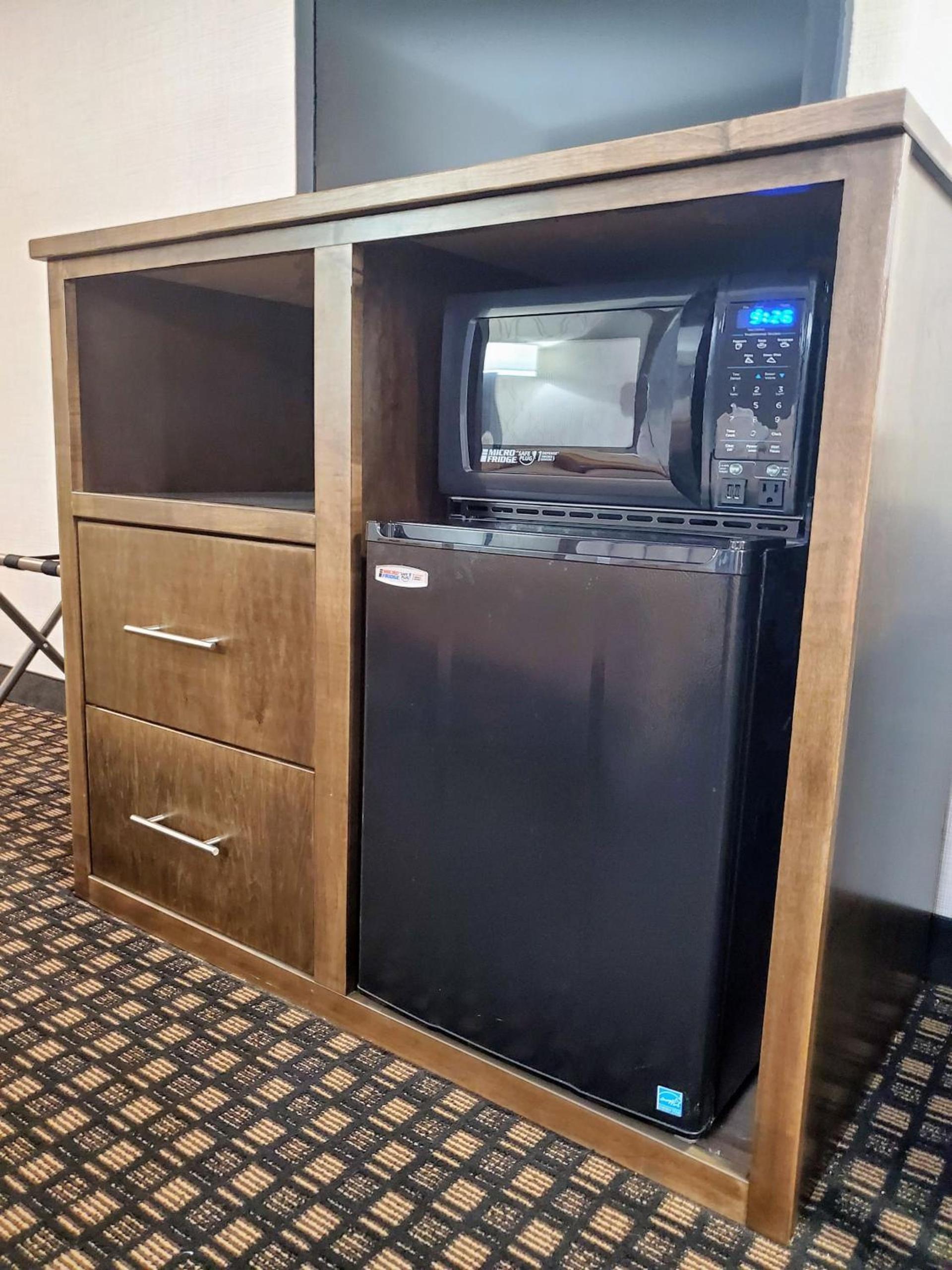 AmericInn by Wyndham Watertown photo 31