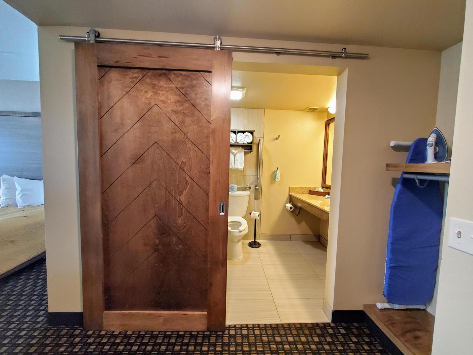 AmericInn by Wyndham Watertown photo 19