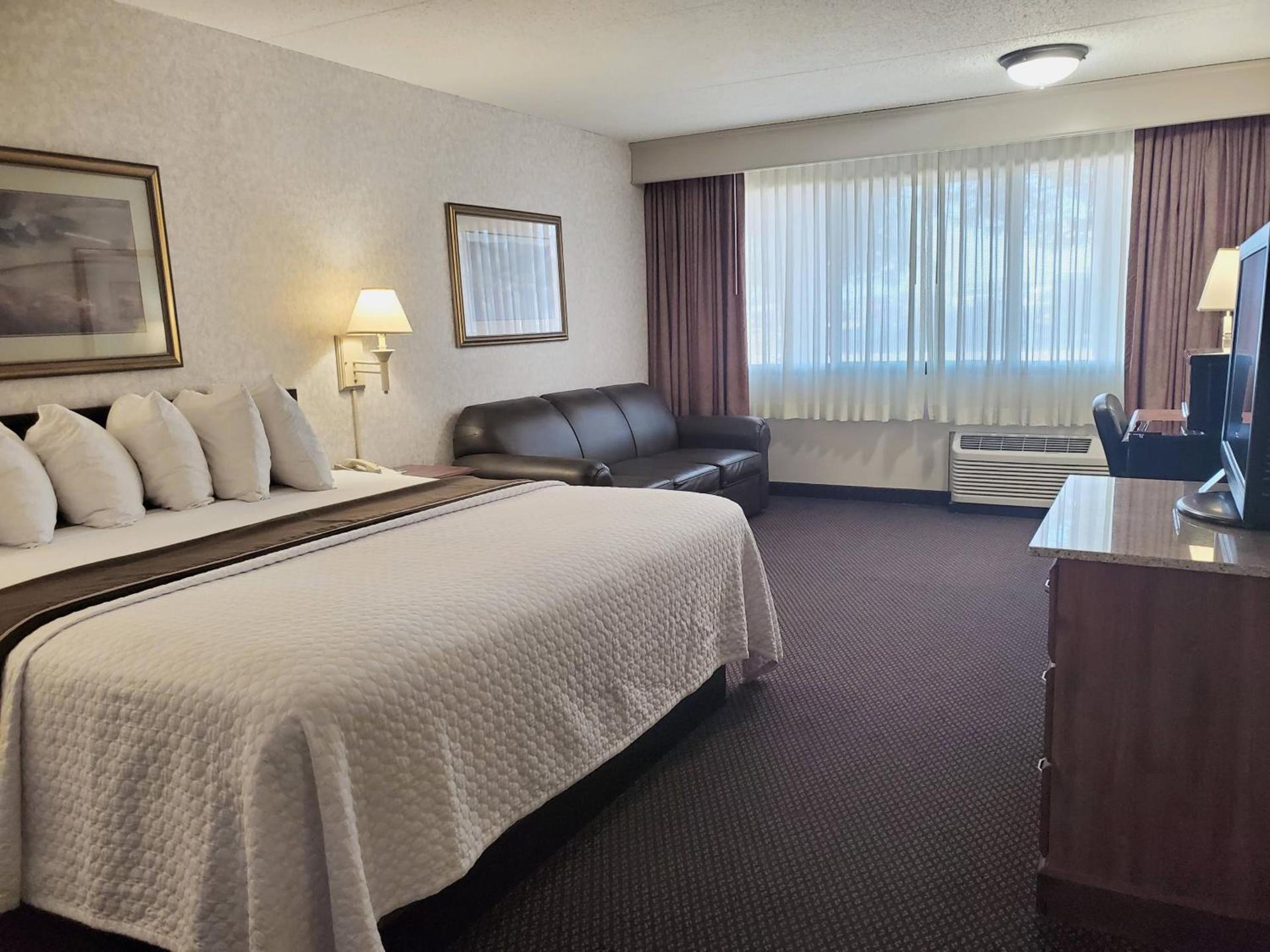 AmericInn by Wyndham Watertown photo 26