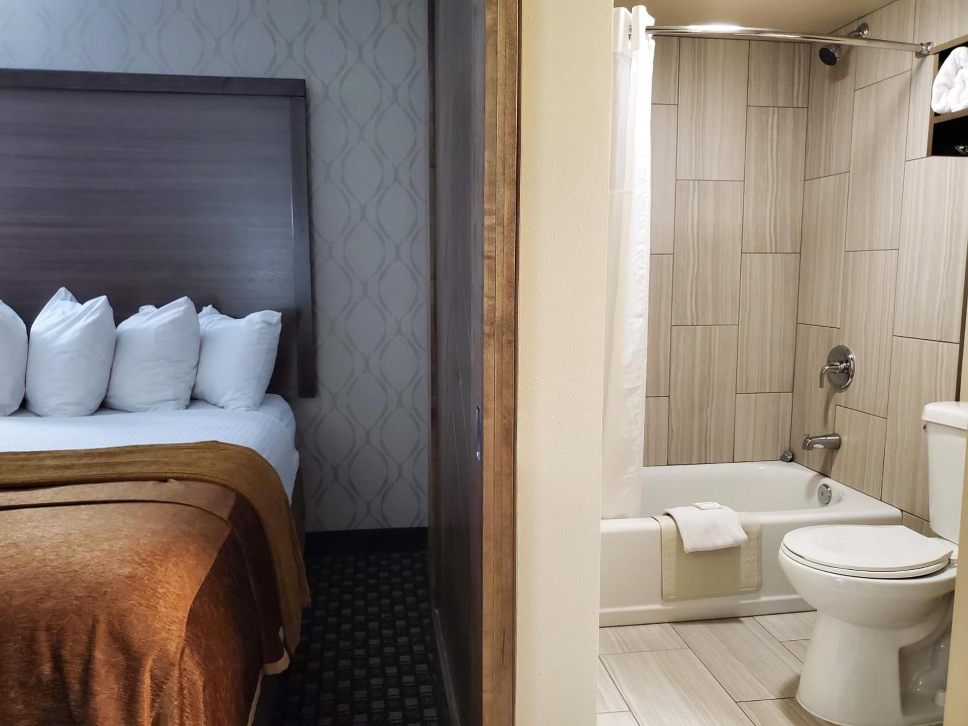 AmericInn by Wyndham Watertown photo 28
