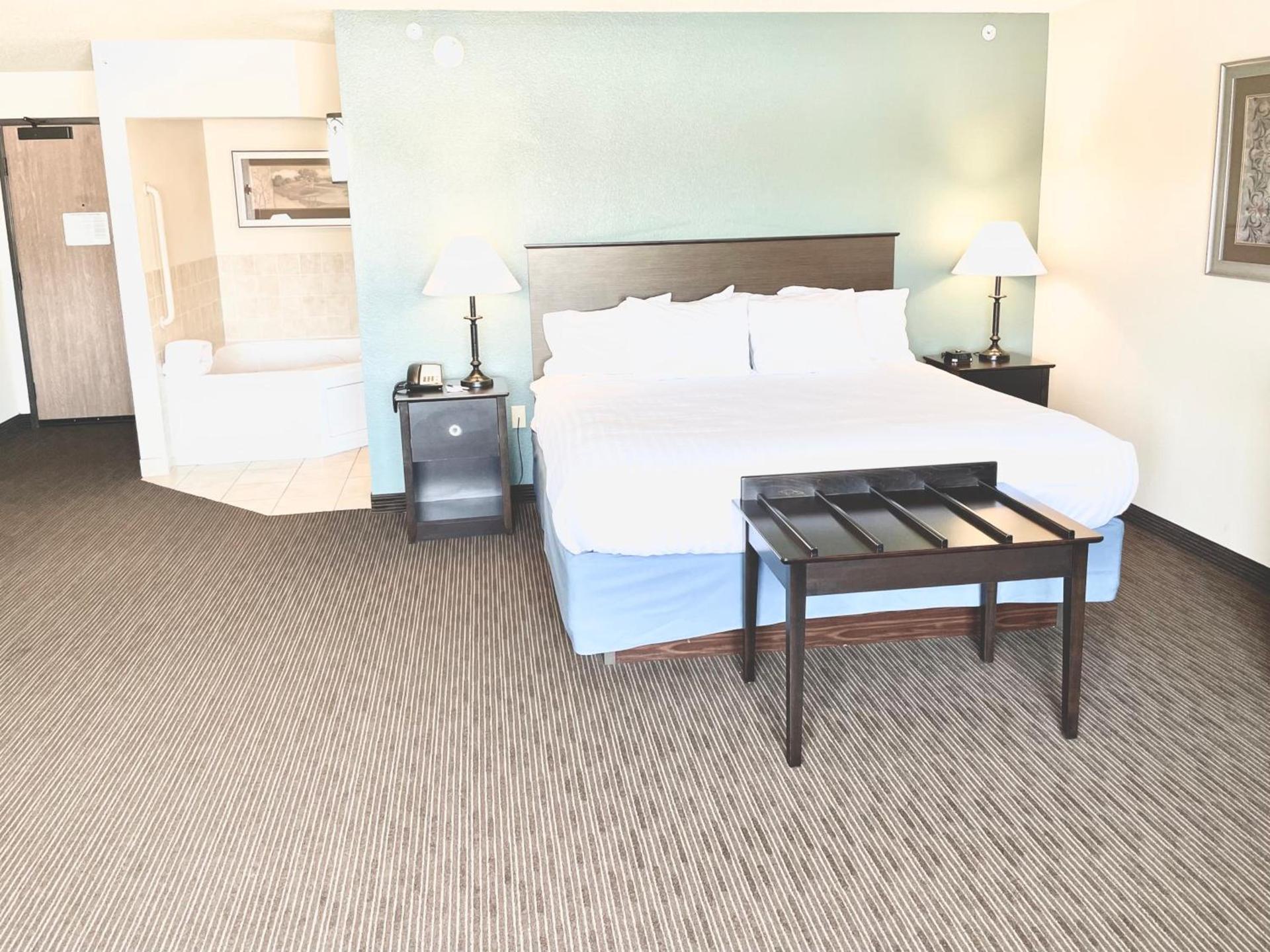AmericInn by Wyndham Green Bay East photo 41