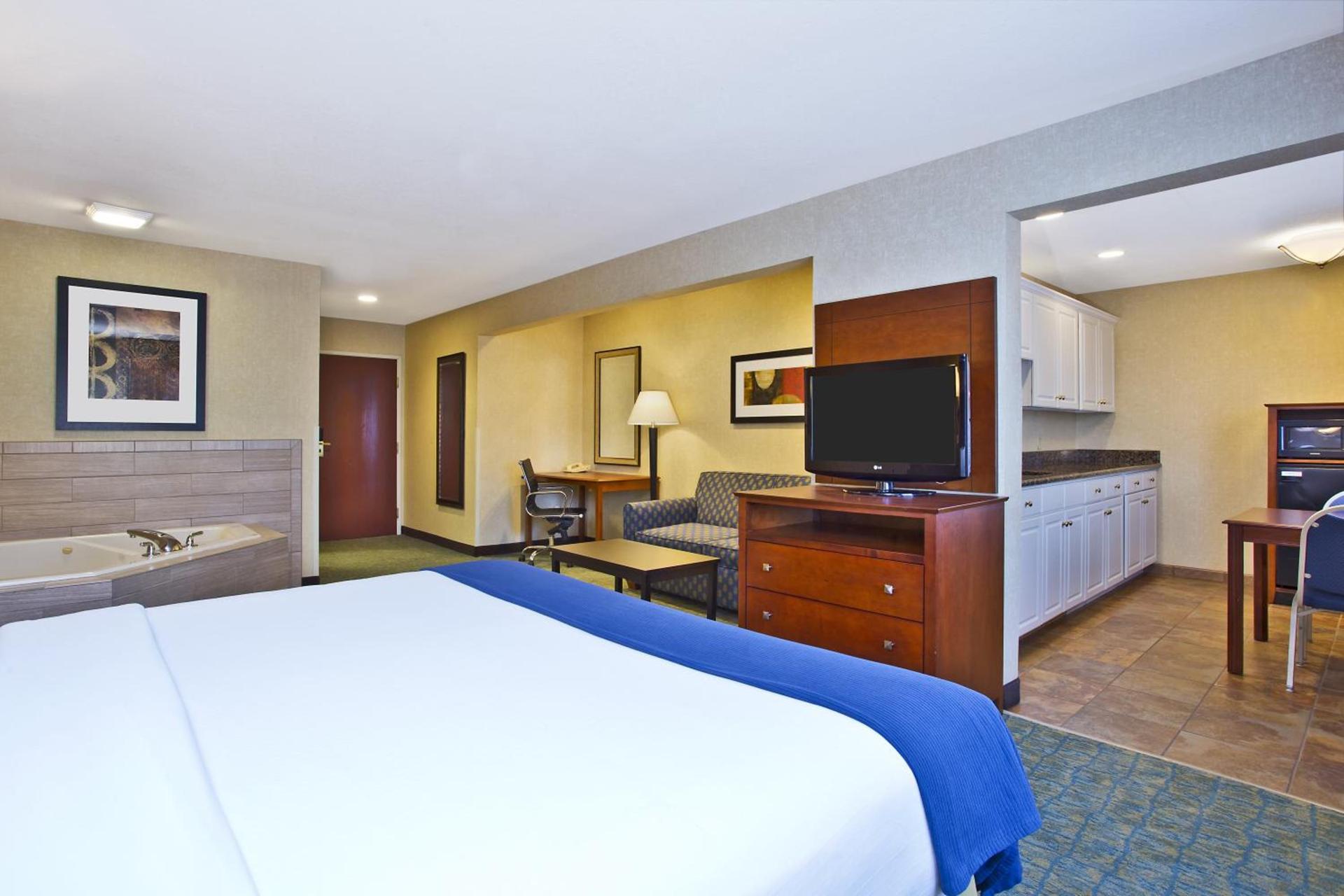 Holiday Inn Express Hotel & Suites Wabash by IHG photo 15