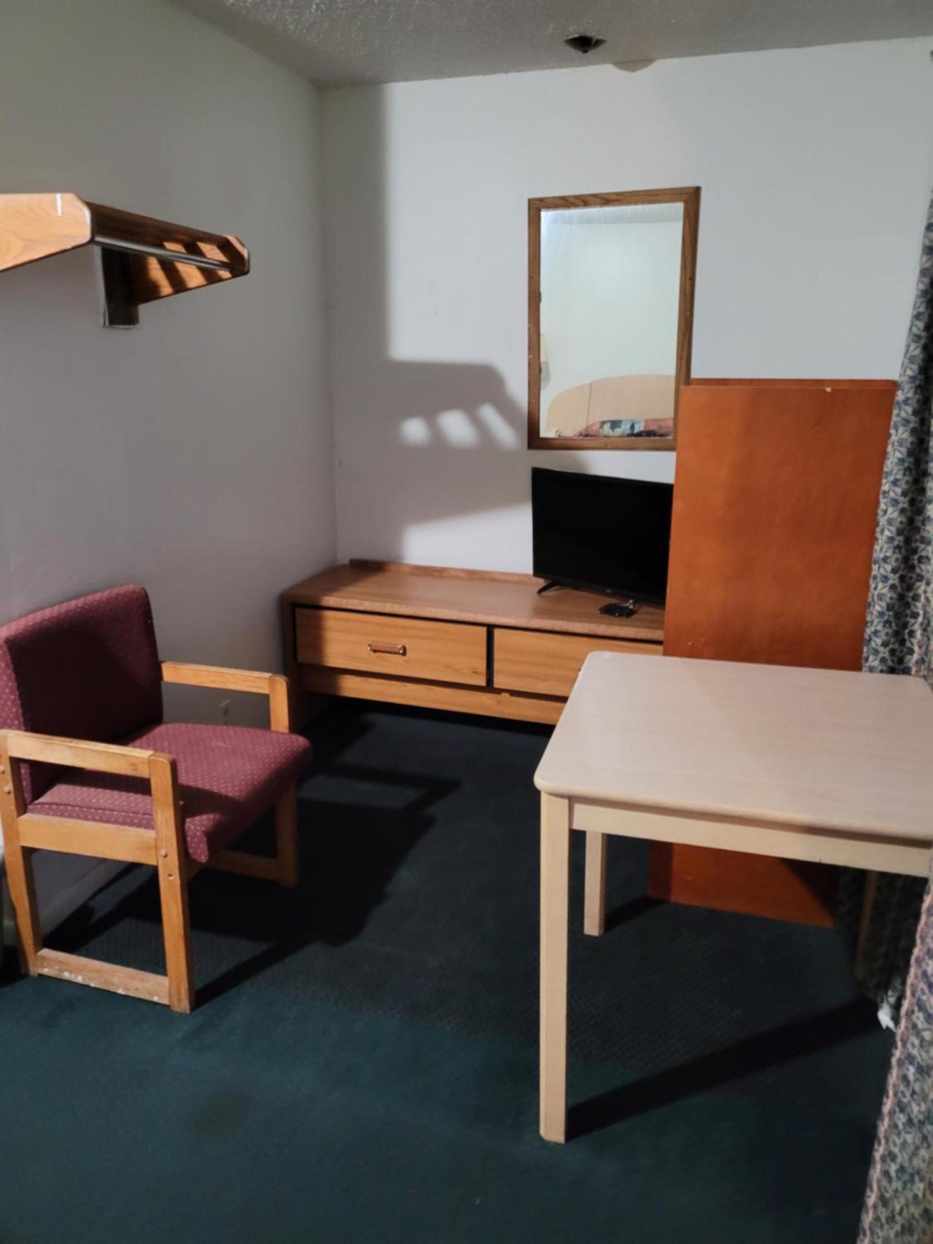 Relax Inn Ranger photo 9