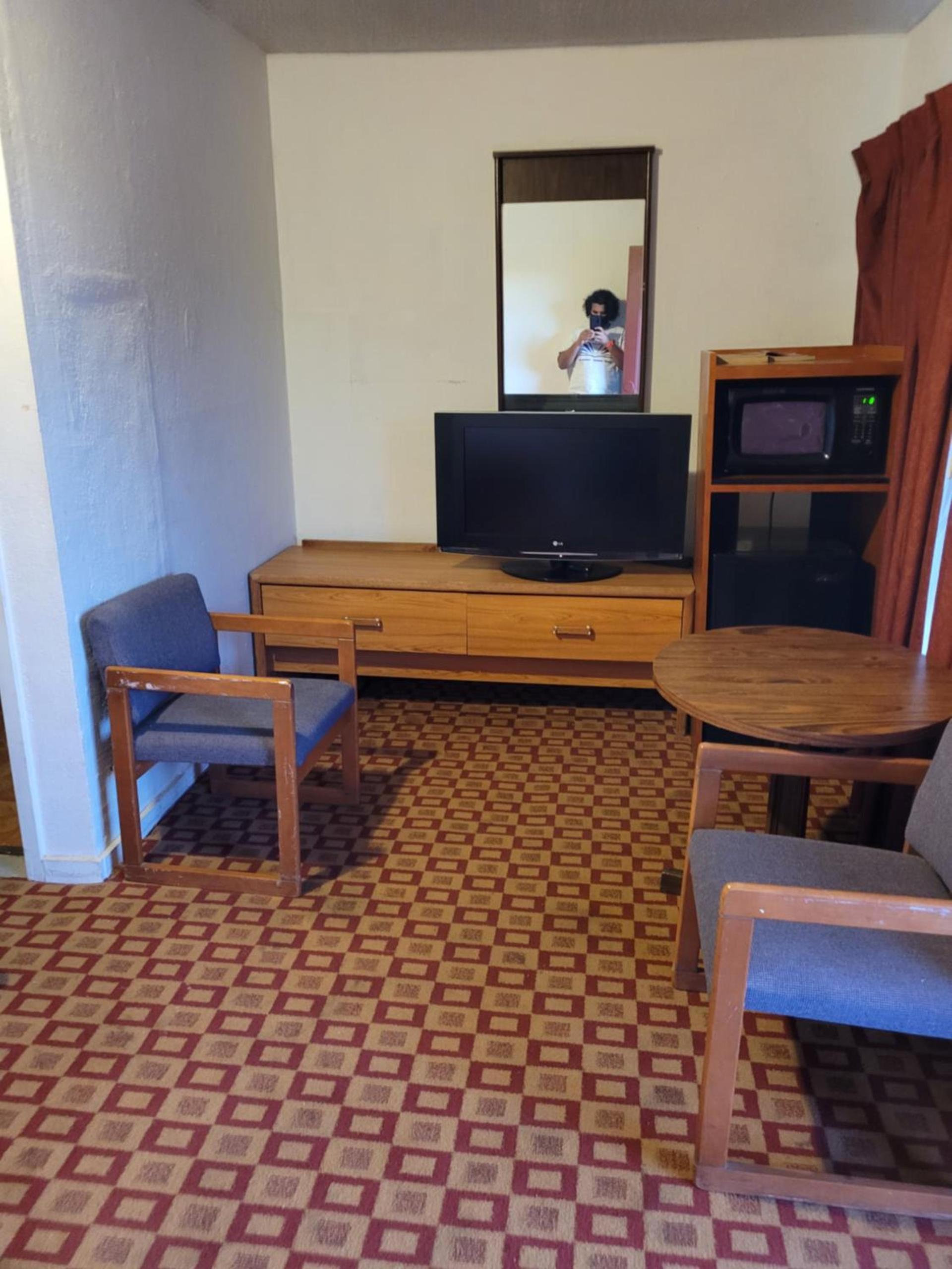 Relax Inn Ranger photo 10