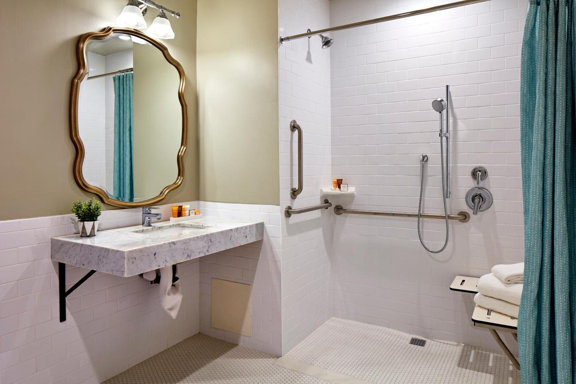 Glorietta Bay Inn photo 35