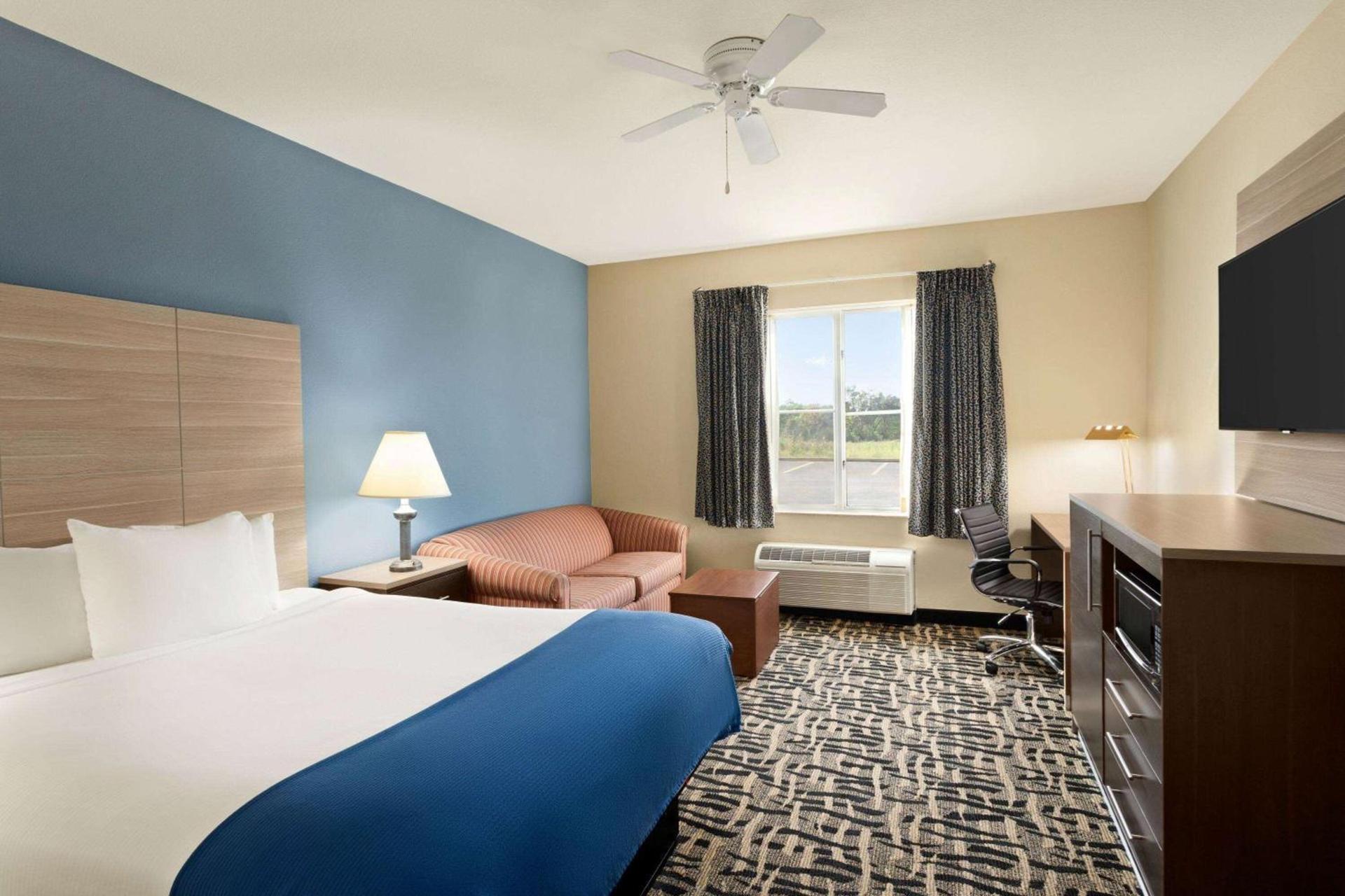 Baymont by Wyndham Ft. Leonard/Saint Robert photo 4