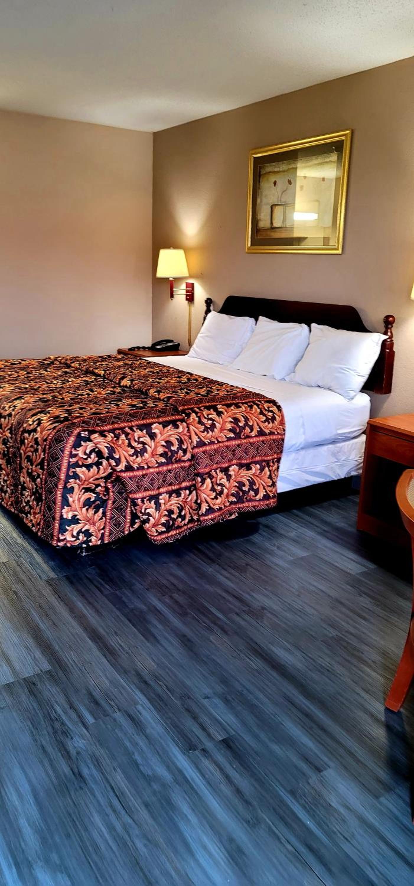Regency Travel Inn photo 15
