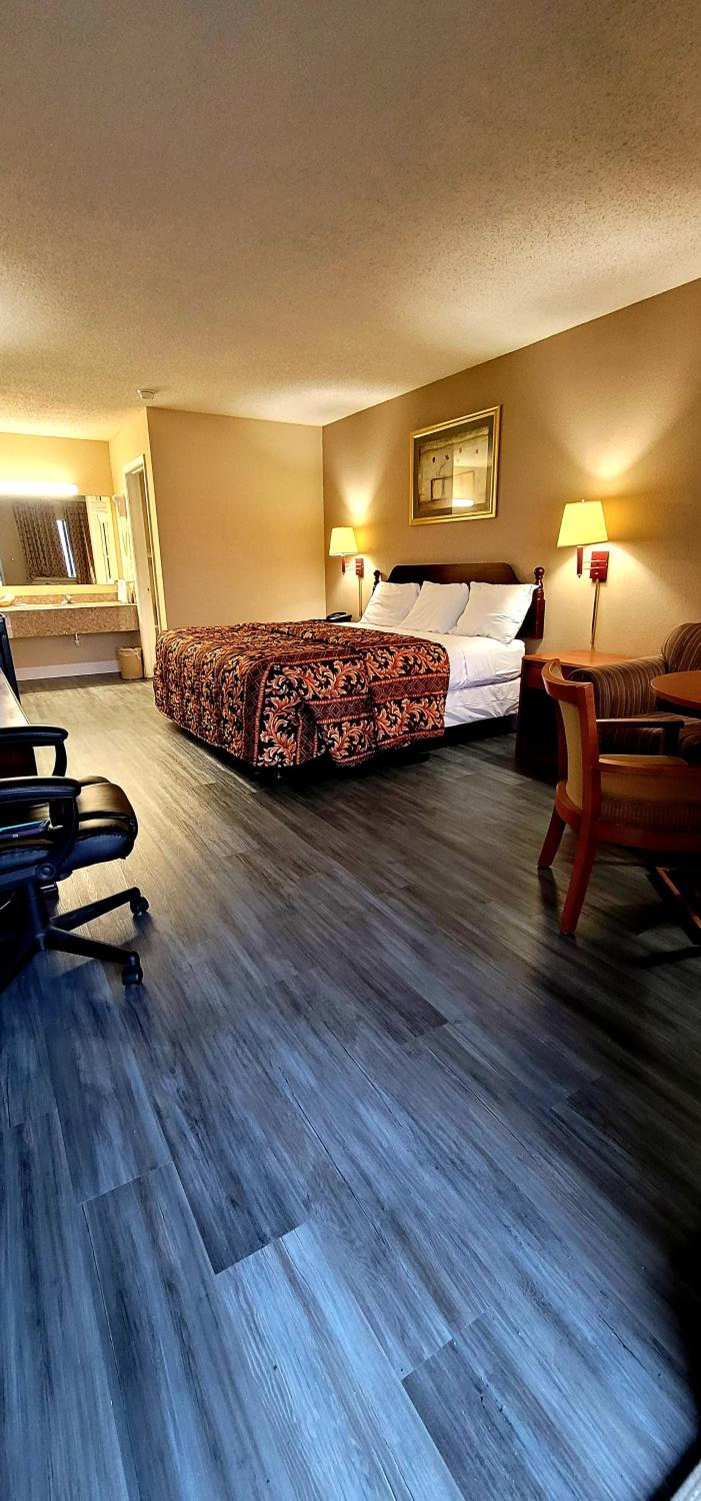Regency Travel Inn photo 19