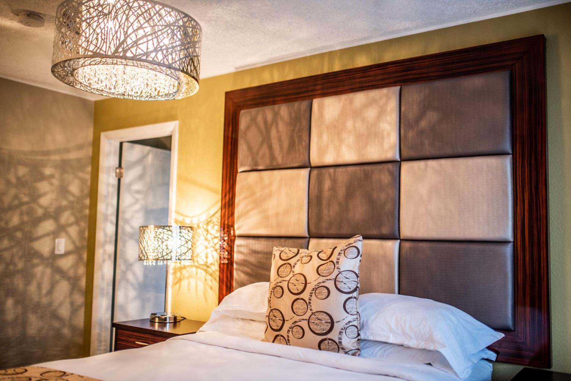 Gateway Inn and Suites photo 80