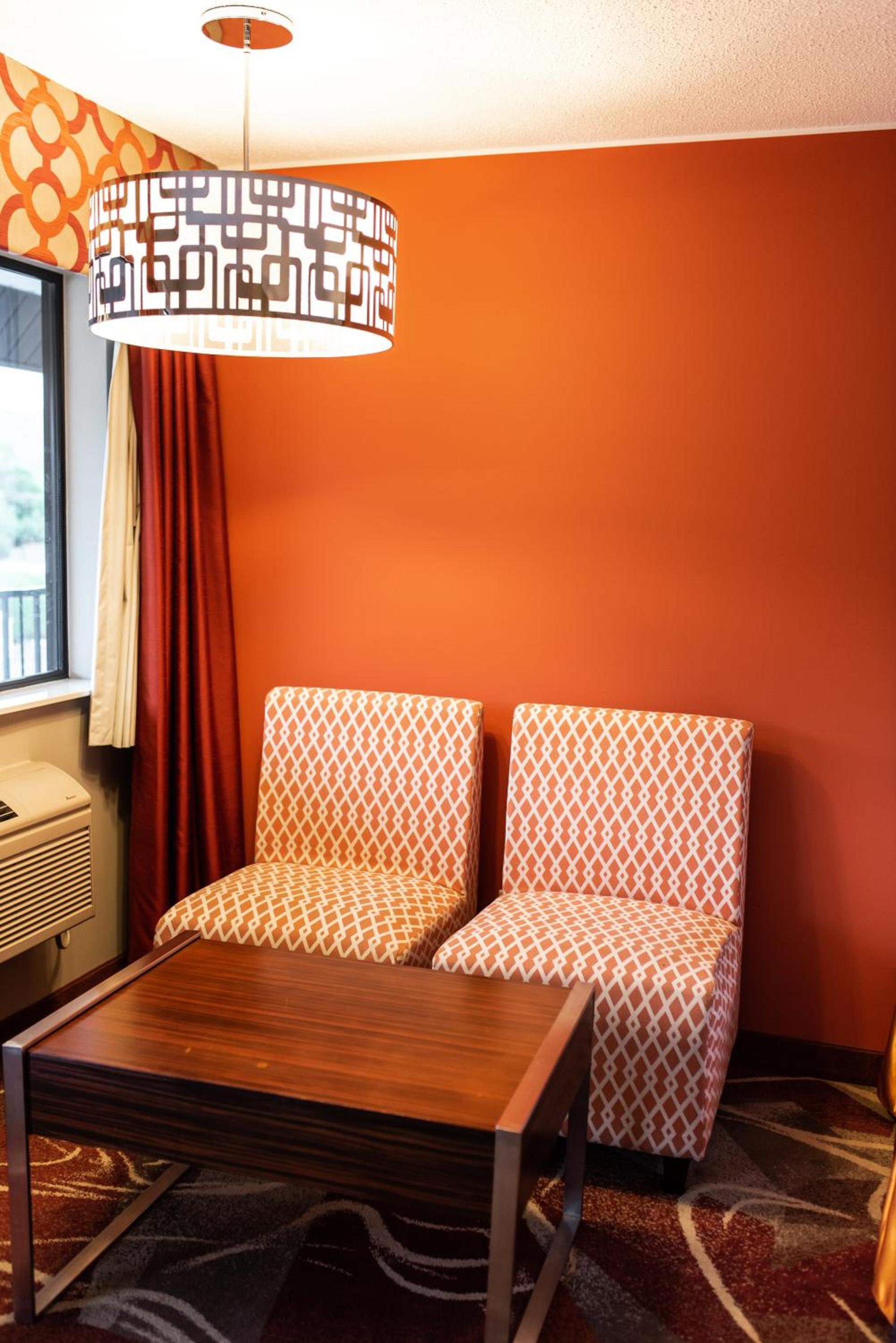 Gateway Inn and Suites photo 95