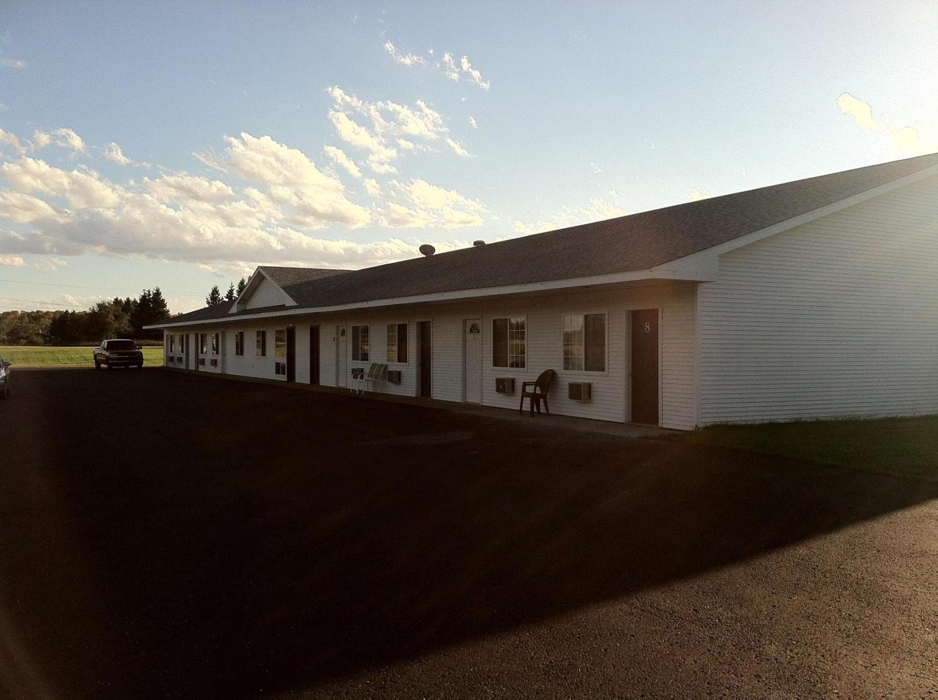 Village Inn Motel photo 1