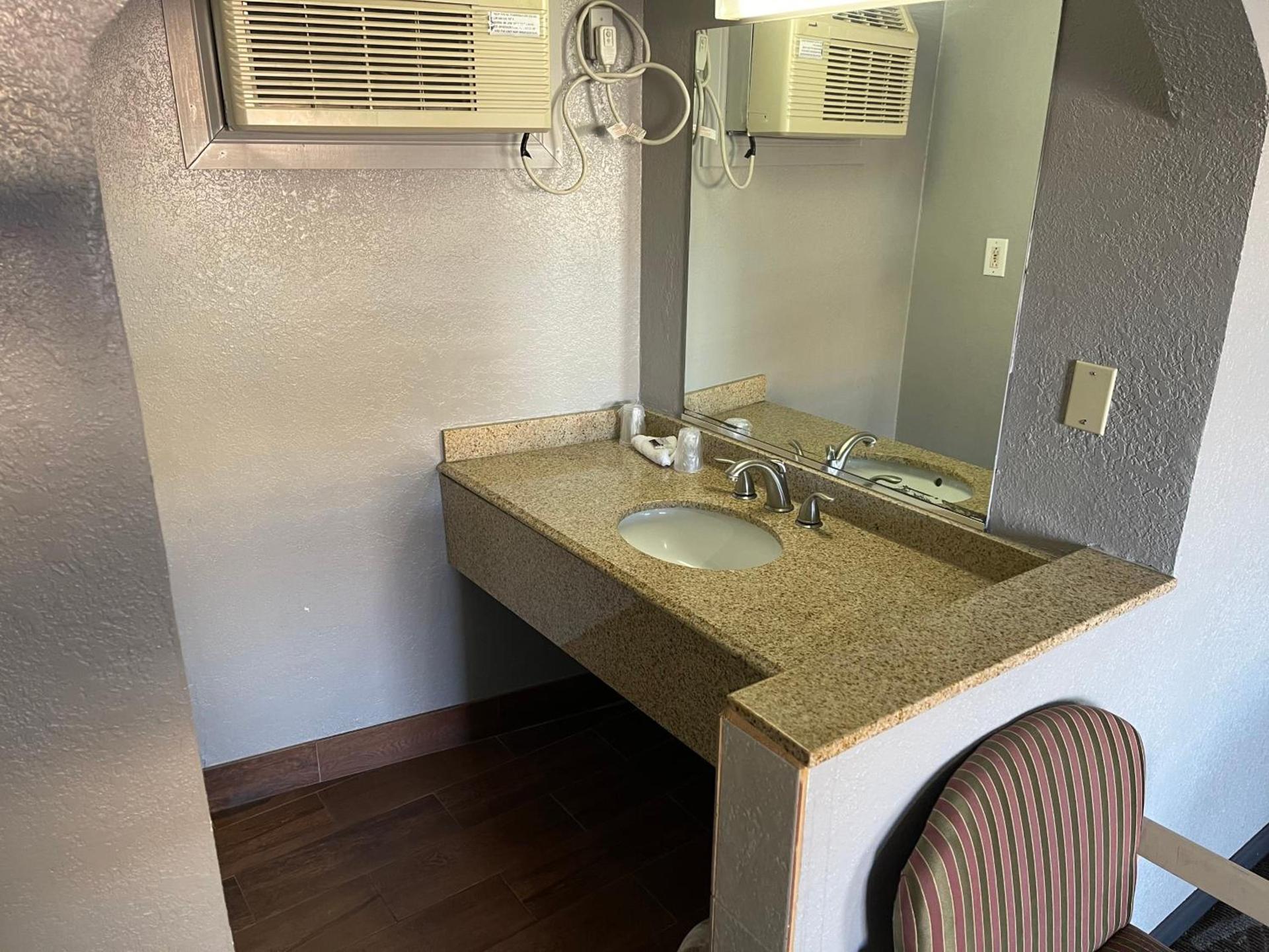 Sands Motel photo 7