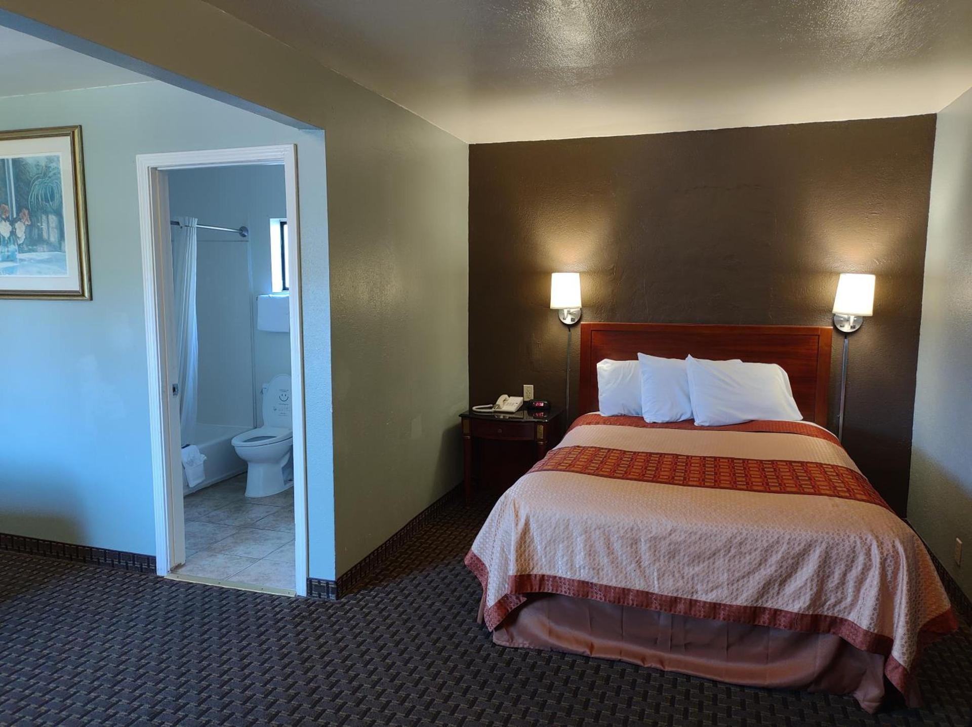 Economy Inn Richmond photo 26